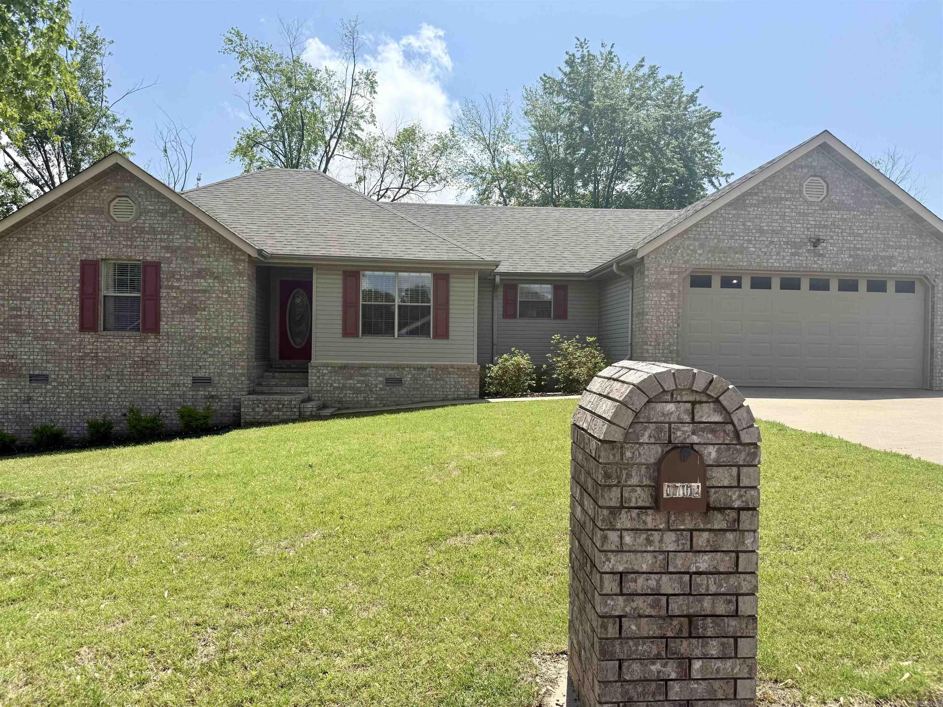 1702  Robinwood  Paragould, AR