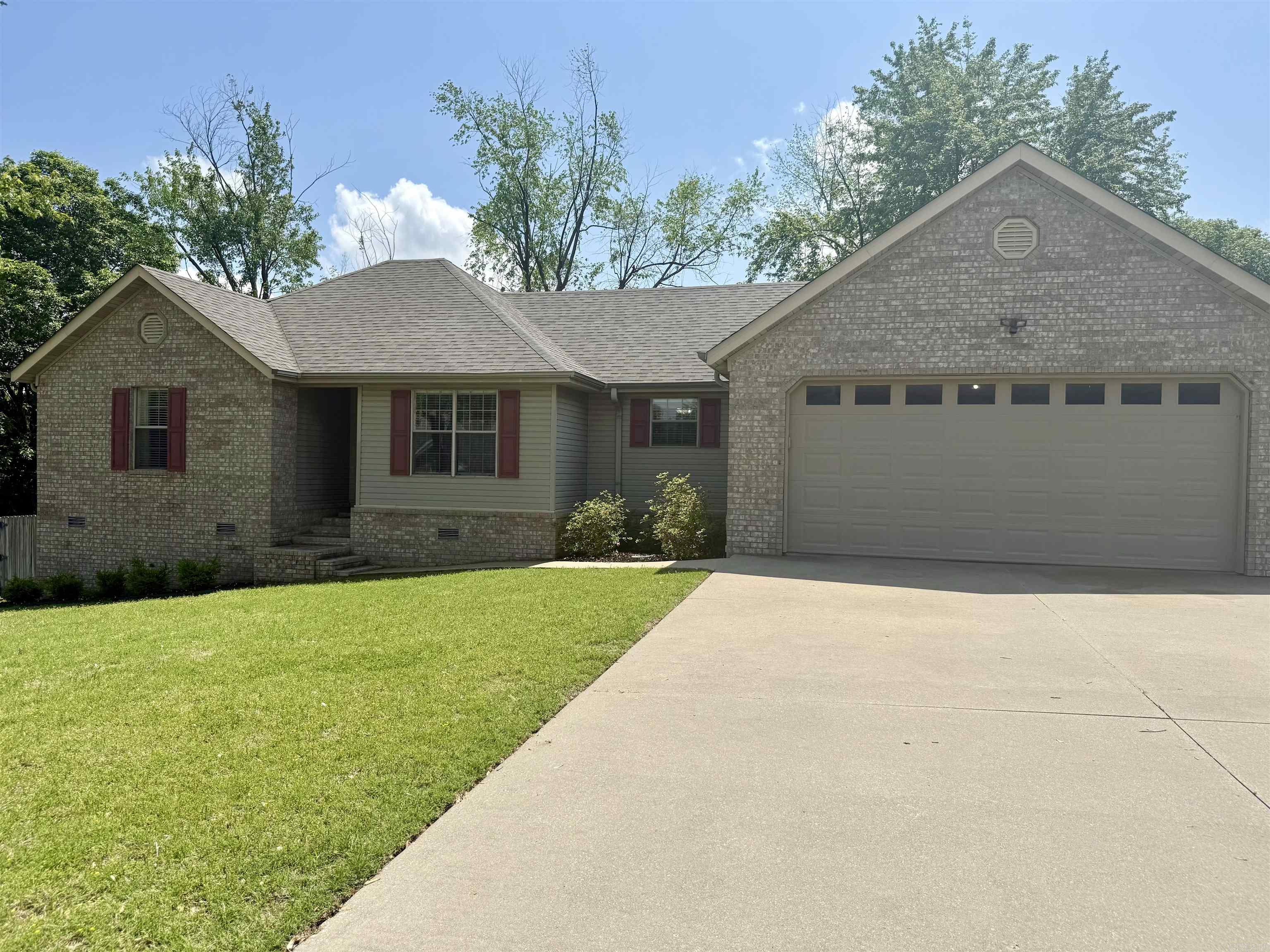 1702  Robinwood  Paragould, AR