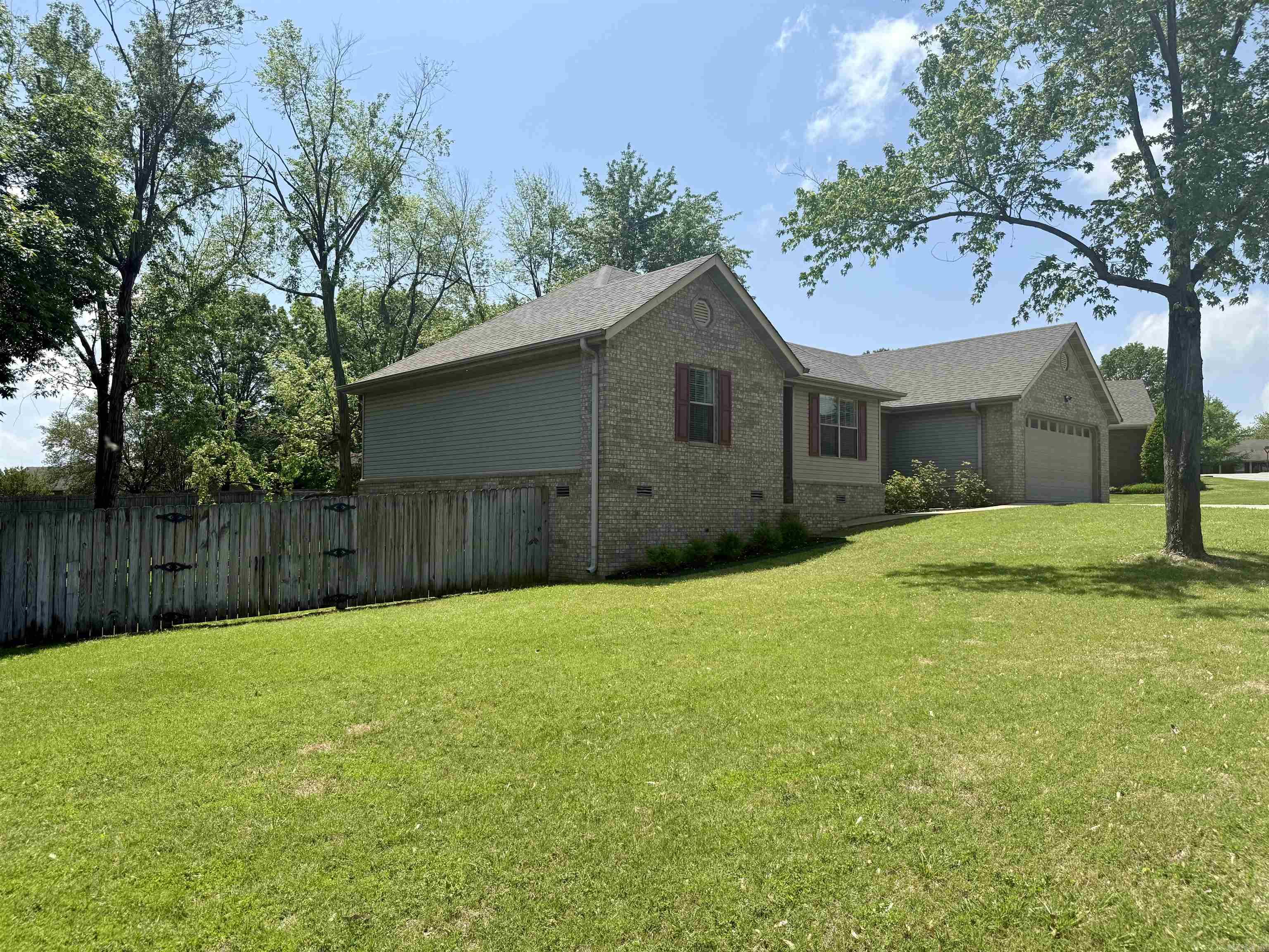 1702  Robinwood  Paragould, AR