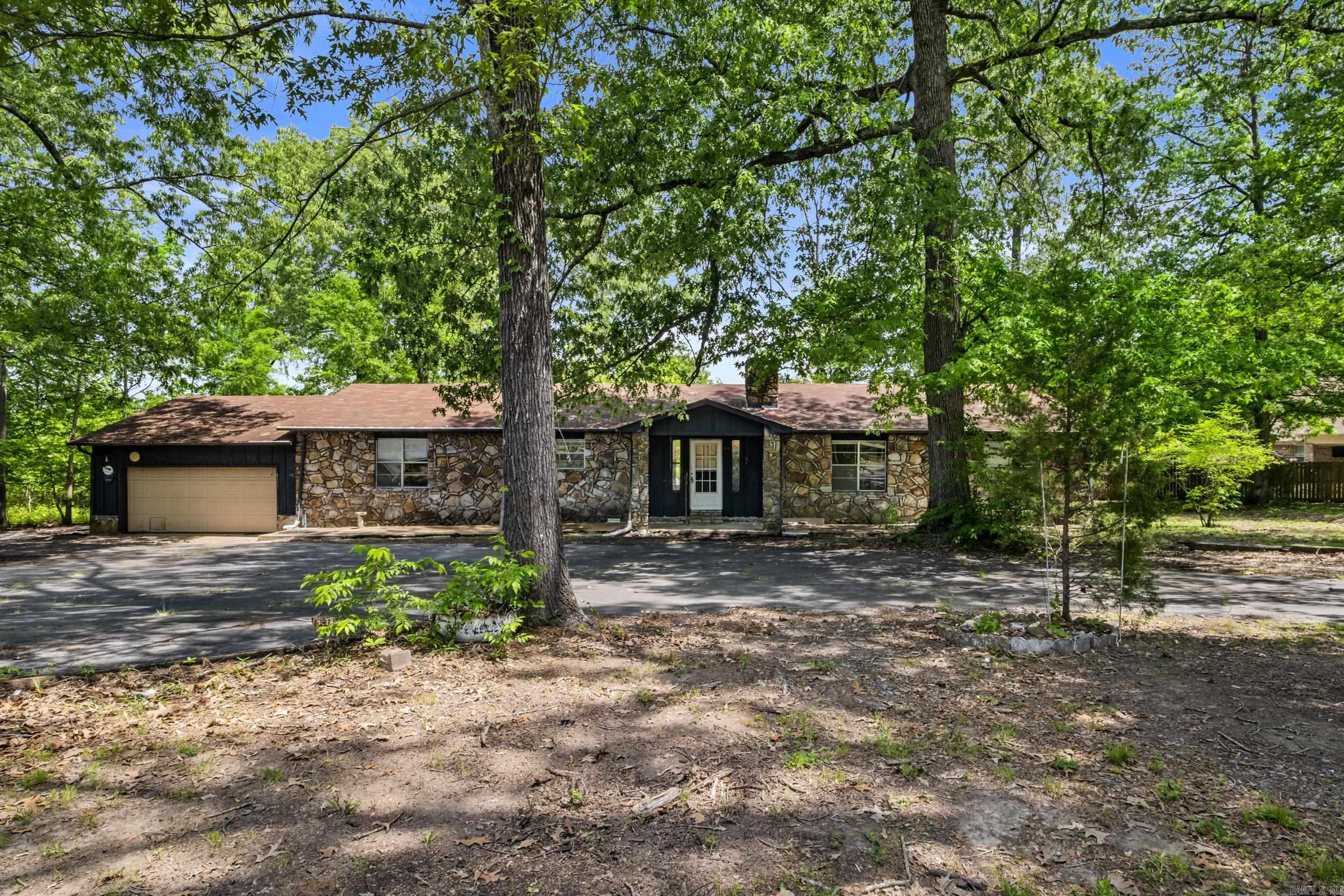3025 Razorback Road
