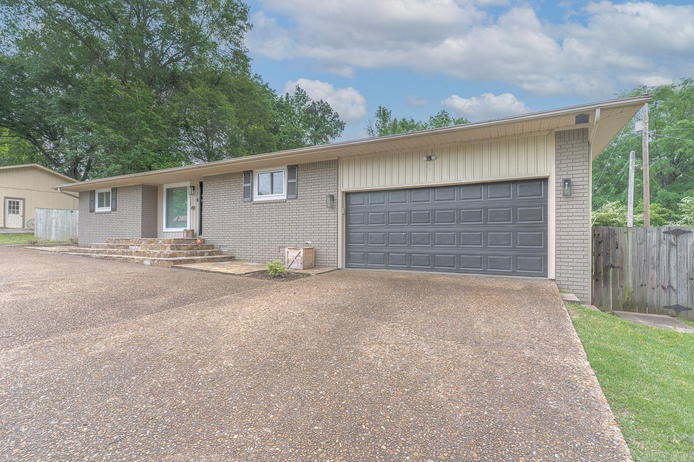 1321 W Front  Heber Springs, AR