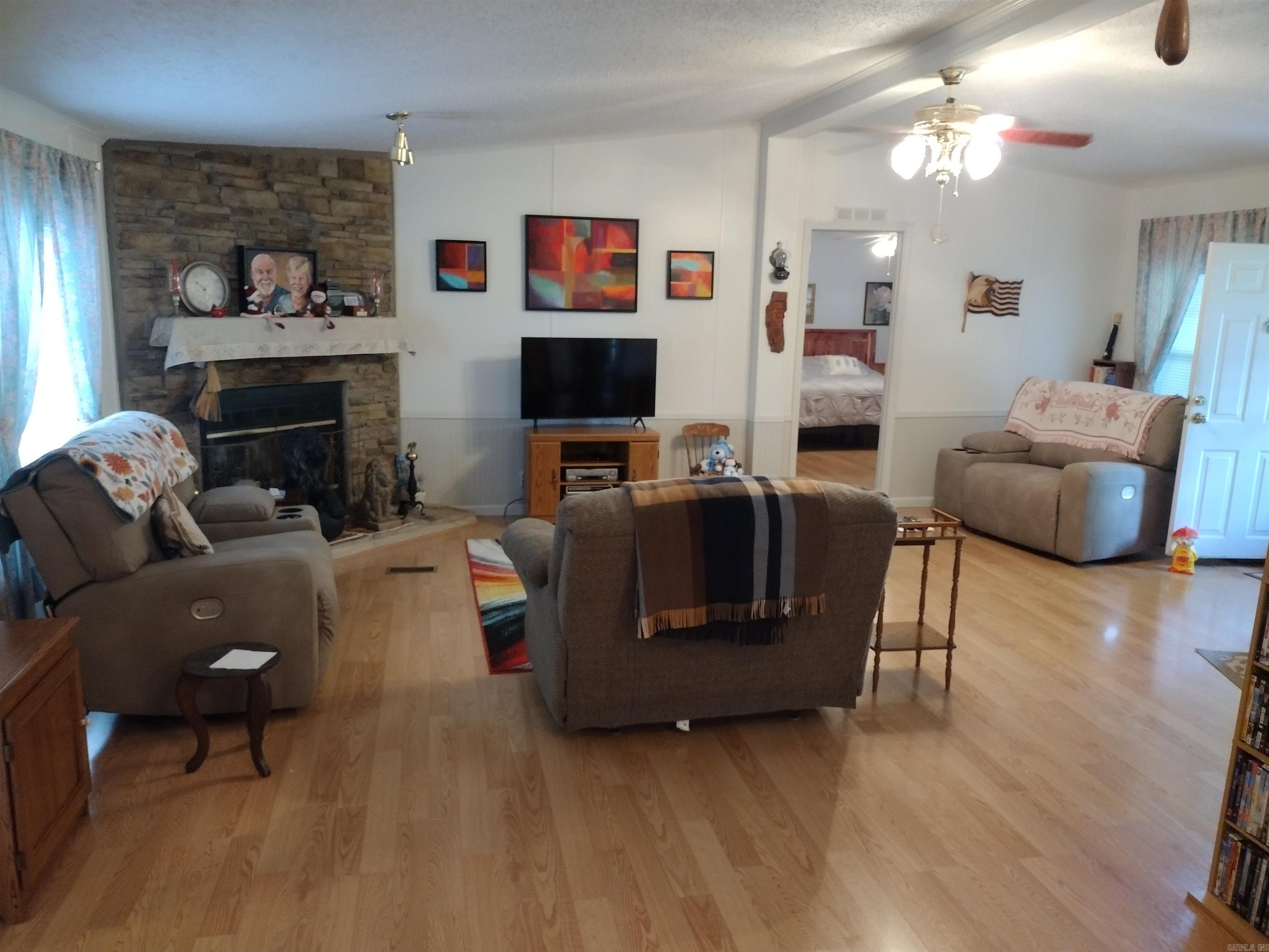 227  Lord LN  Mountain View, AR