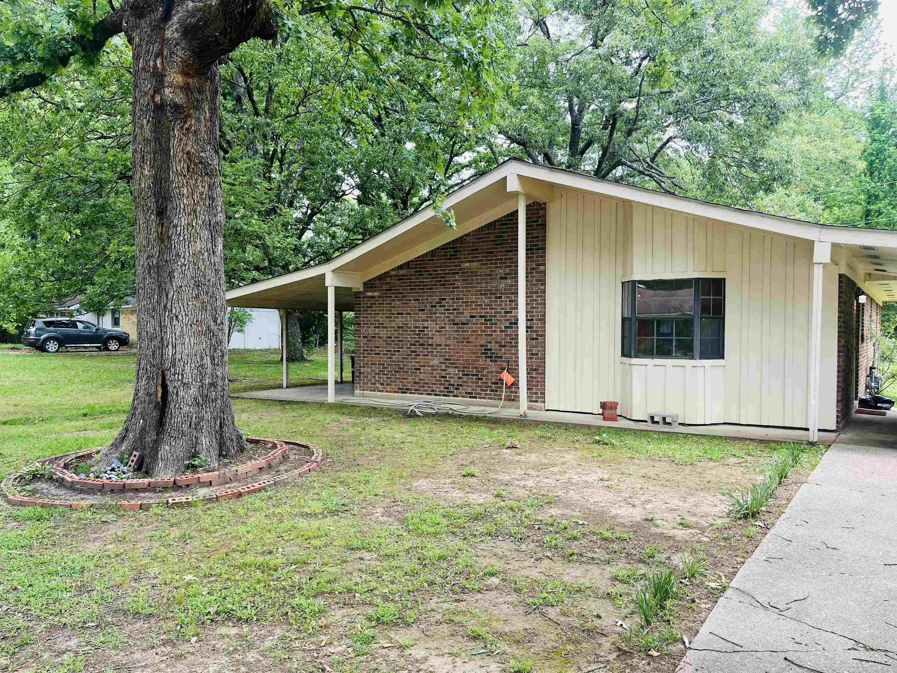407  Elm  Monticello, AR
