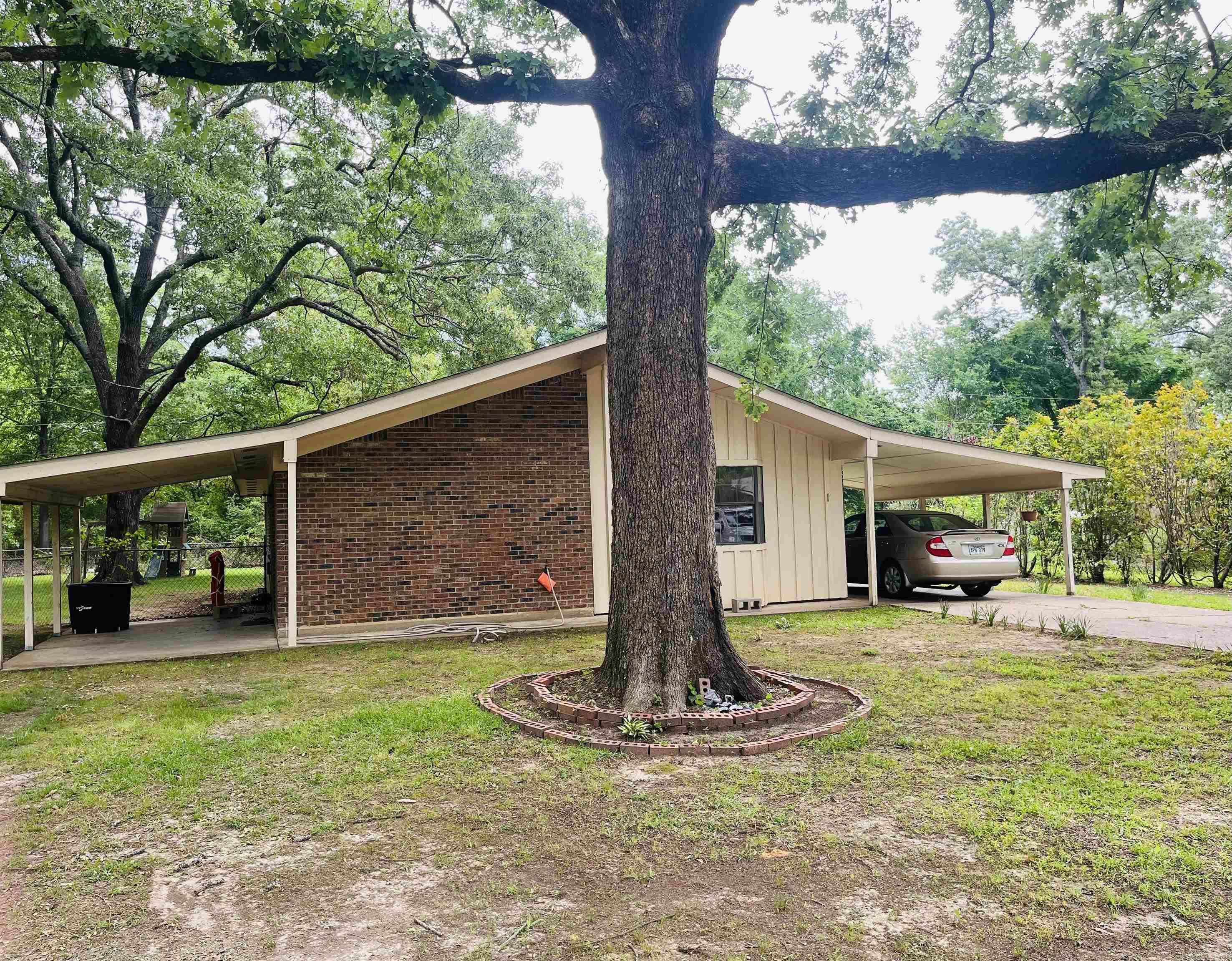 407  Elm  Monticello, AR