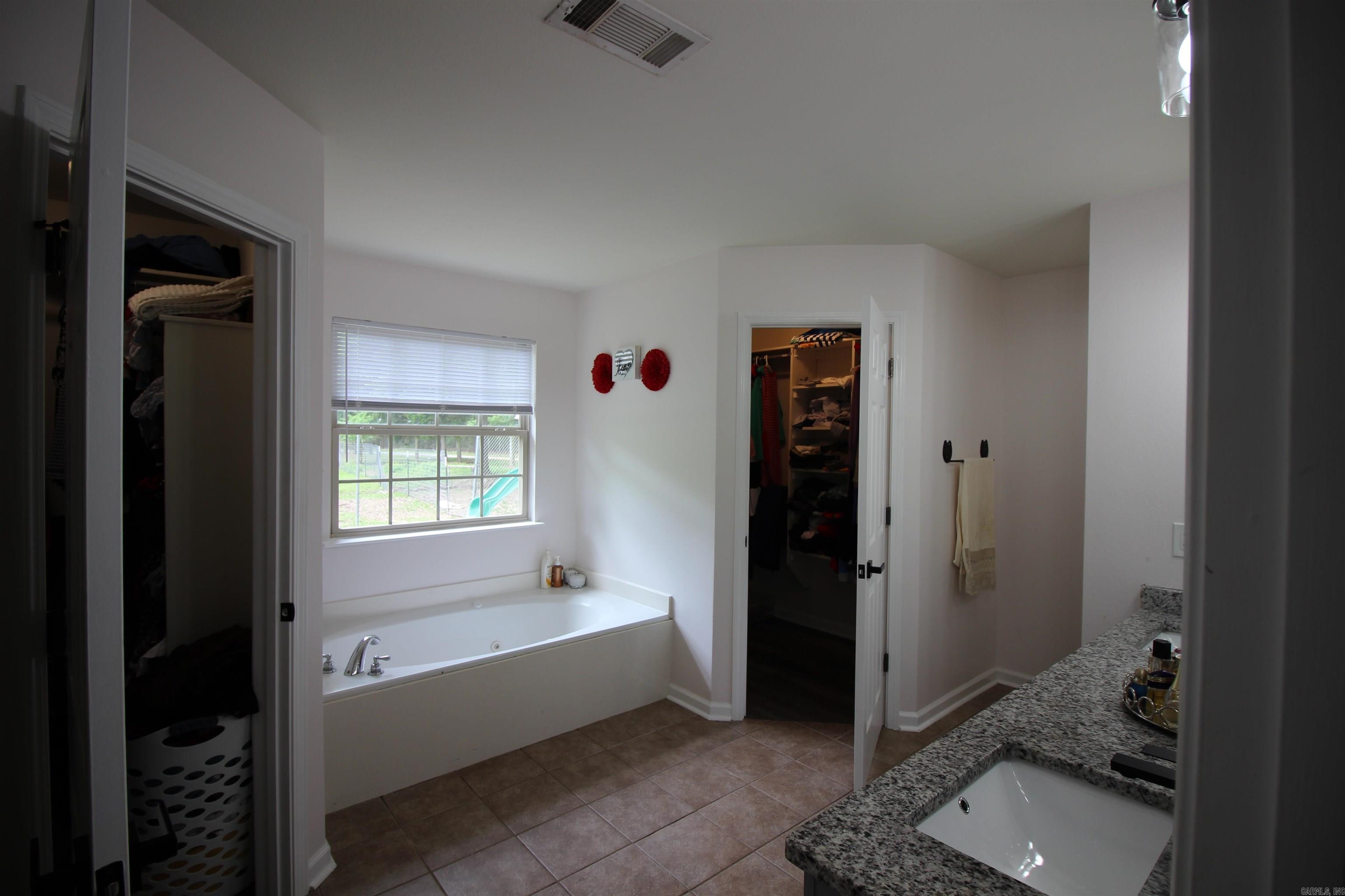 24076 Gracie Layne Lane Bauxite, AR 72011