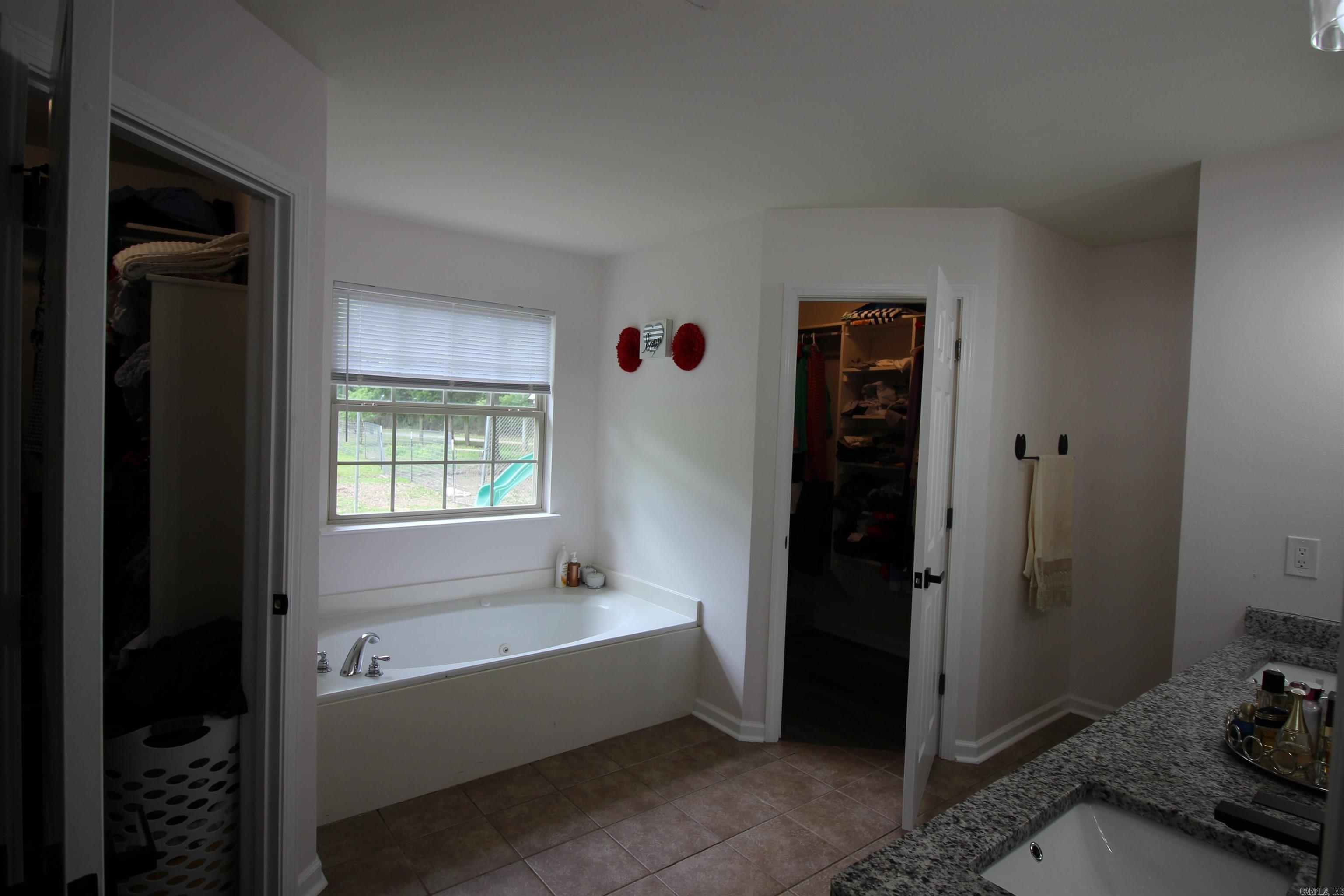 24076 Gracie Layne Lane Bauxite, AR 72011