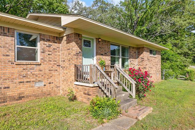 2318 W Lakeview  Benton, AR