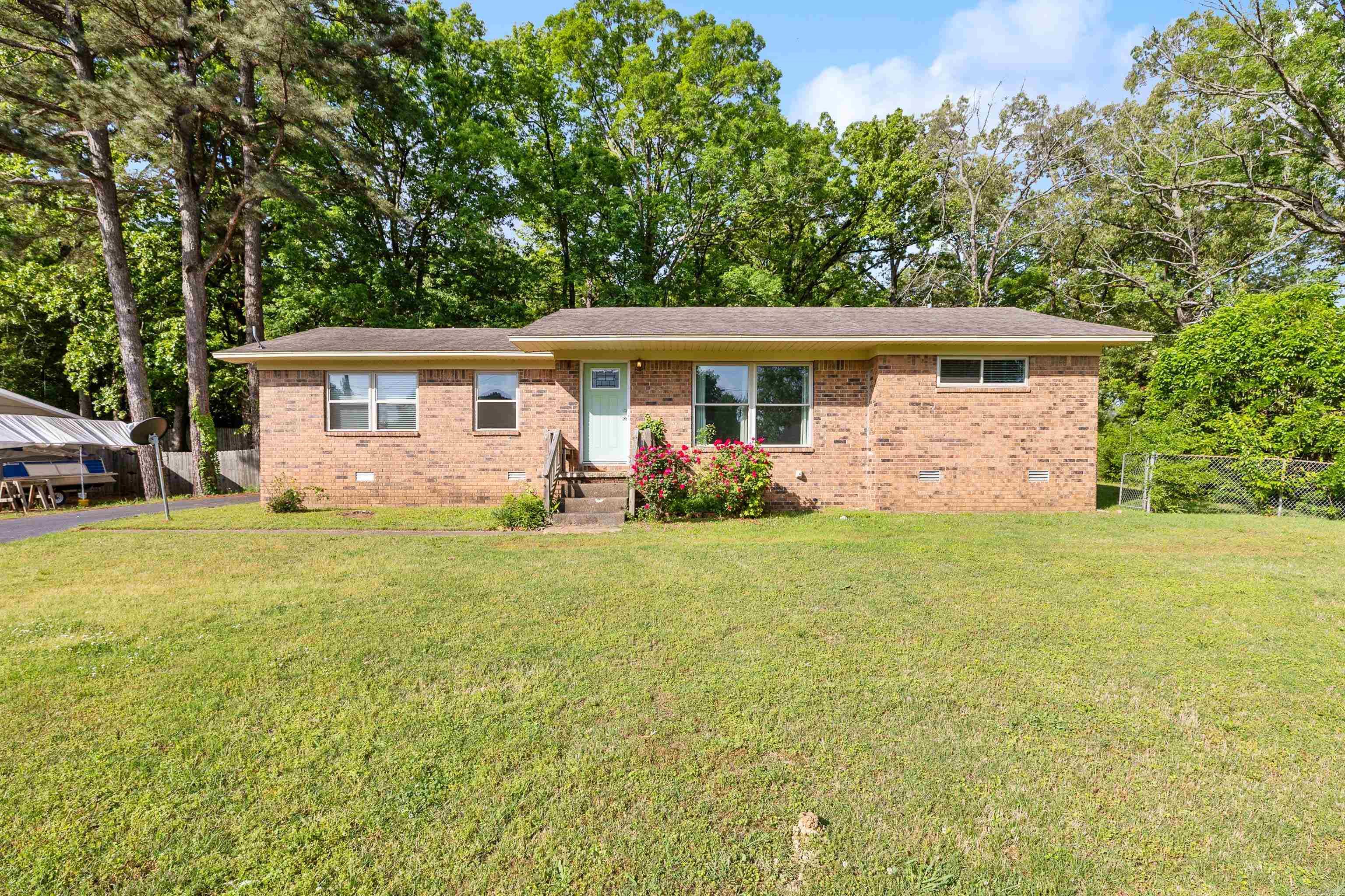 2318 W Lakeview  Benton, AR