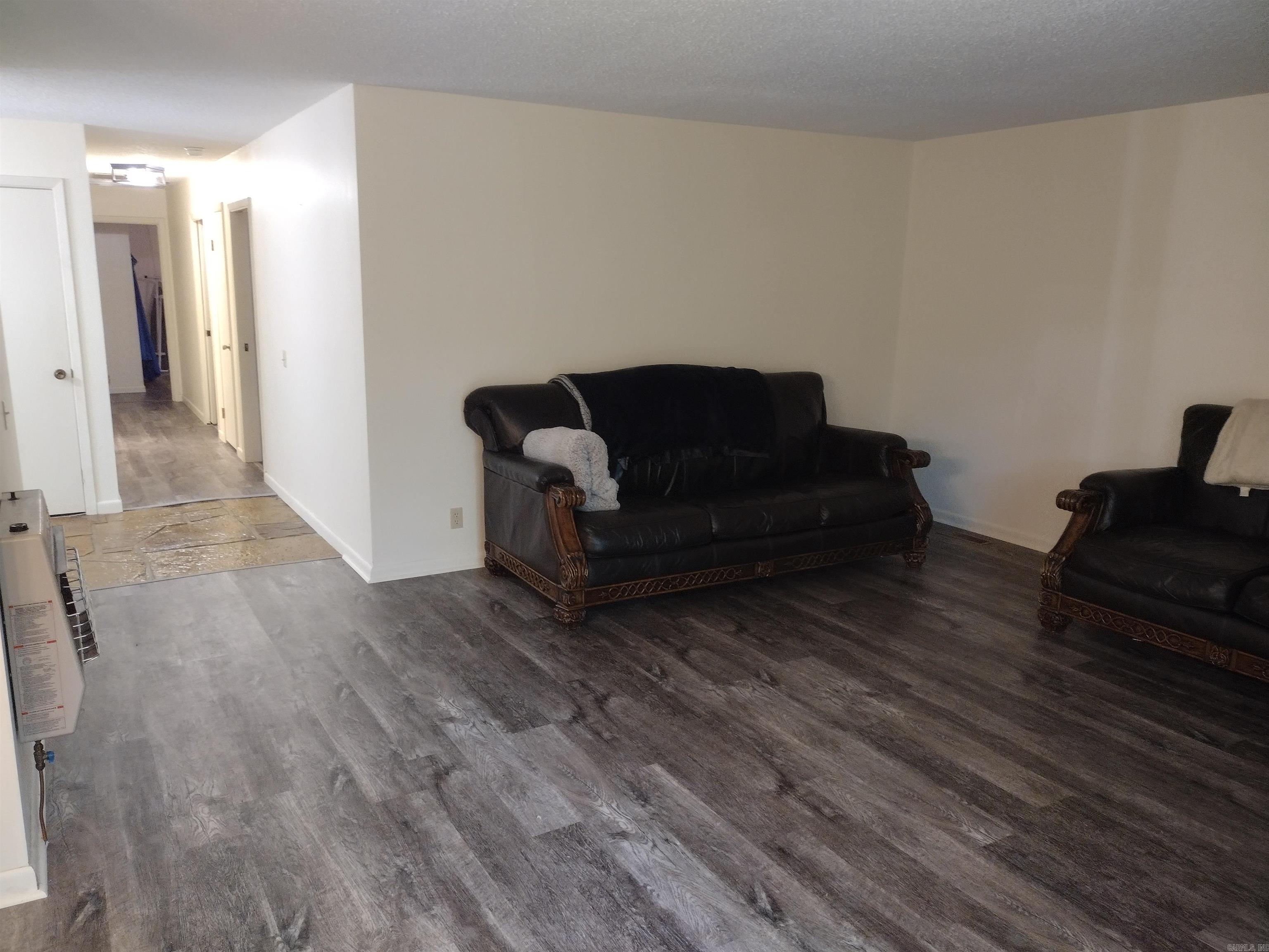 589  N Ridgeview  Mountain View, AR