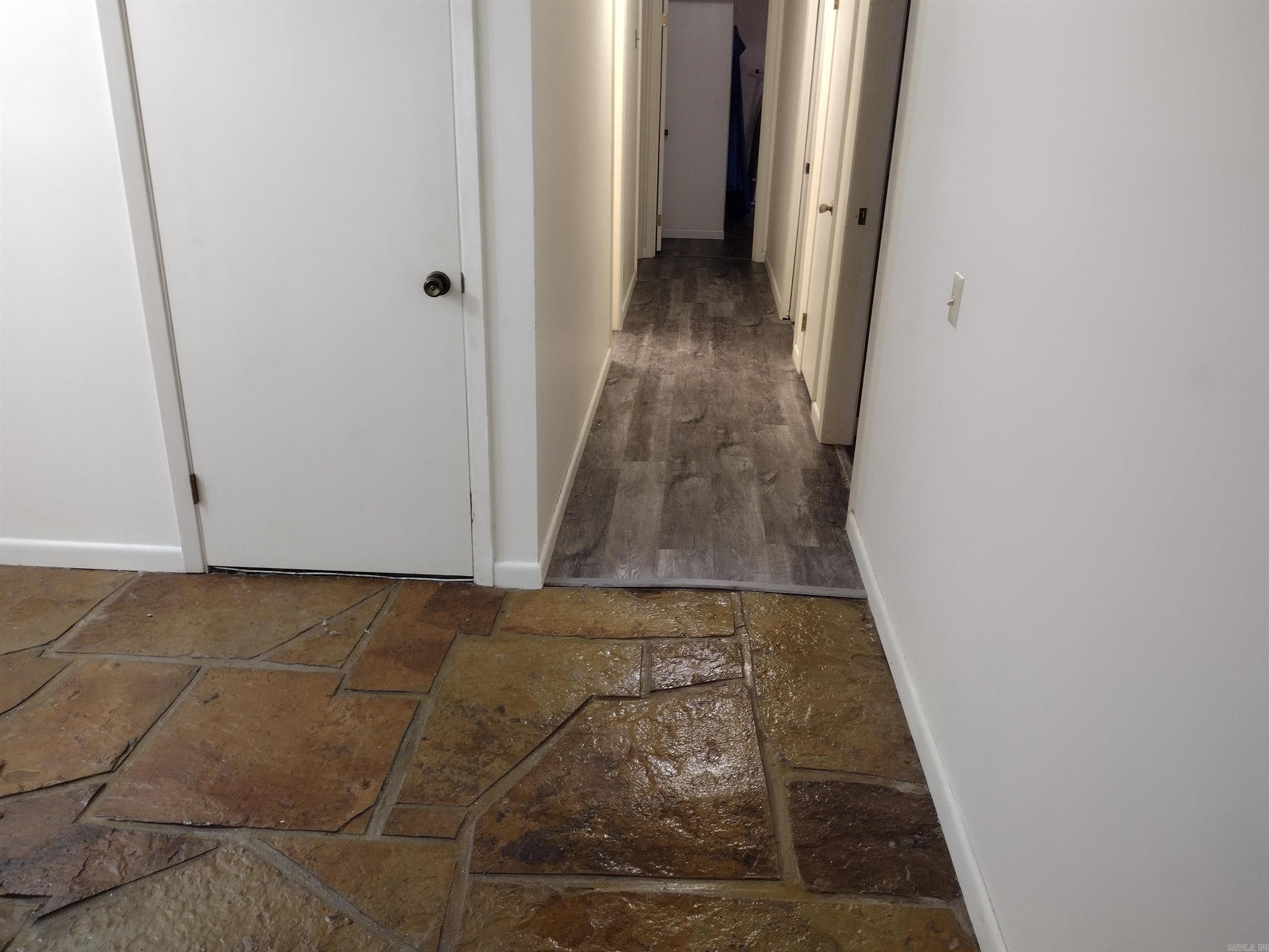 589  N Ridgeview  Mountain View, AR