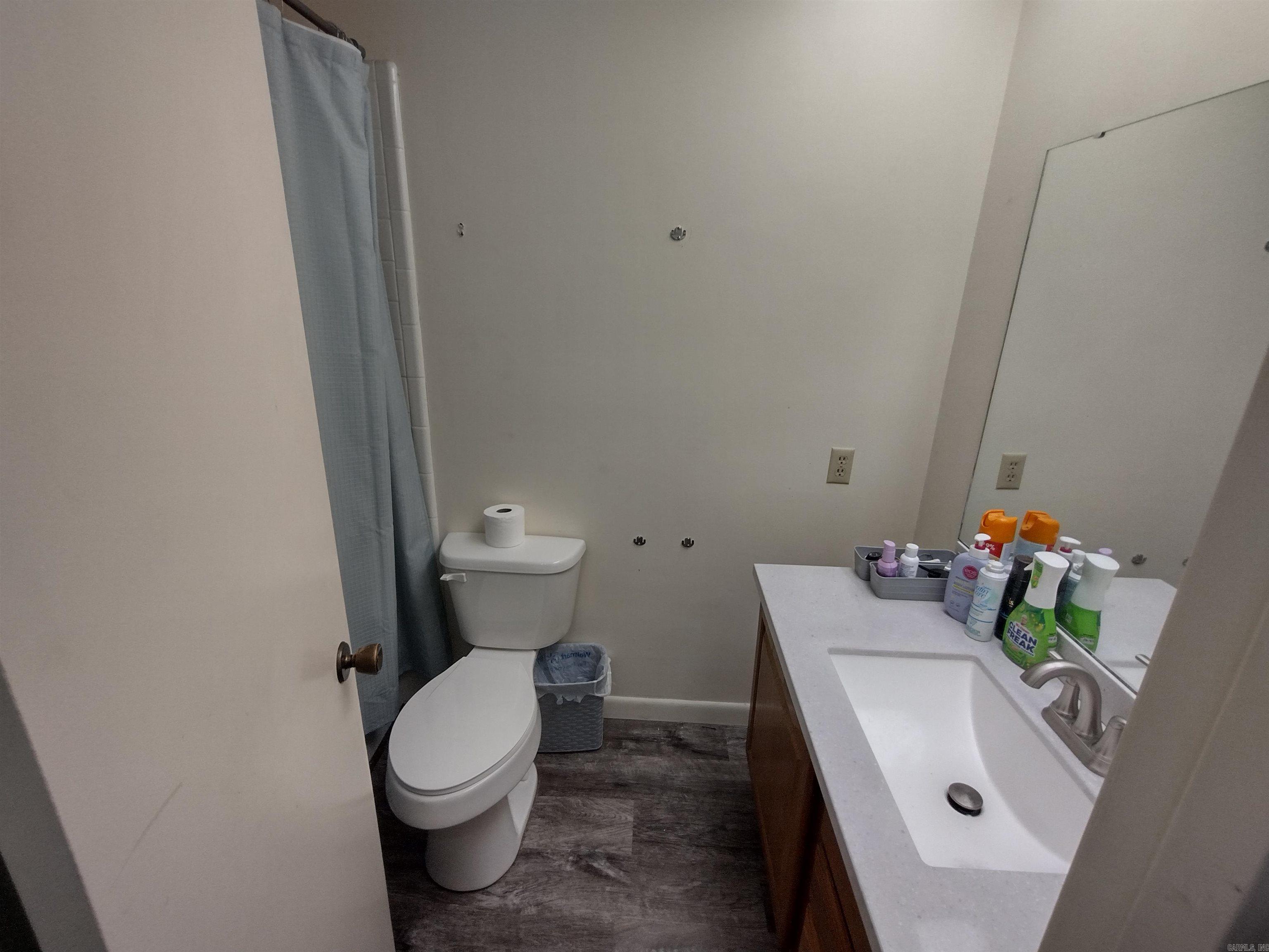 589  N Ridgeview  Mountain View, AR