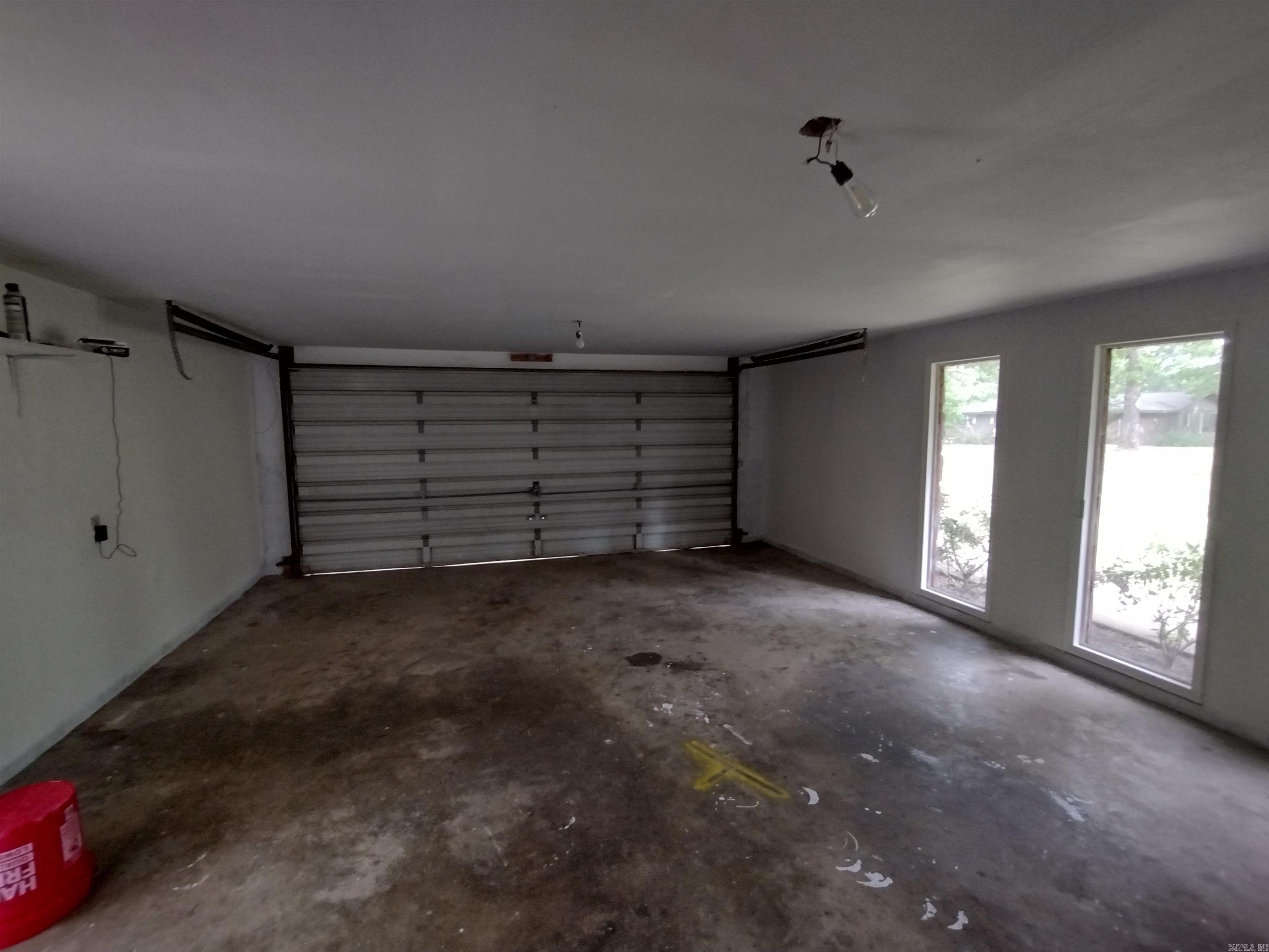 589  N Ridgeview  Mountain View, AR