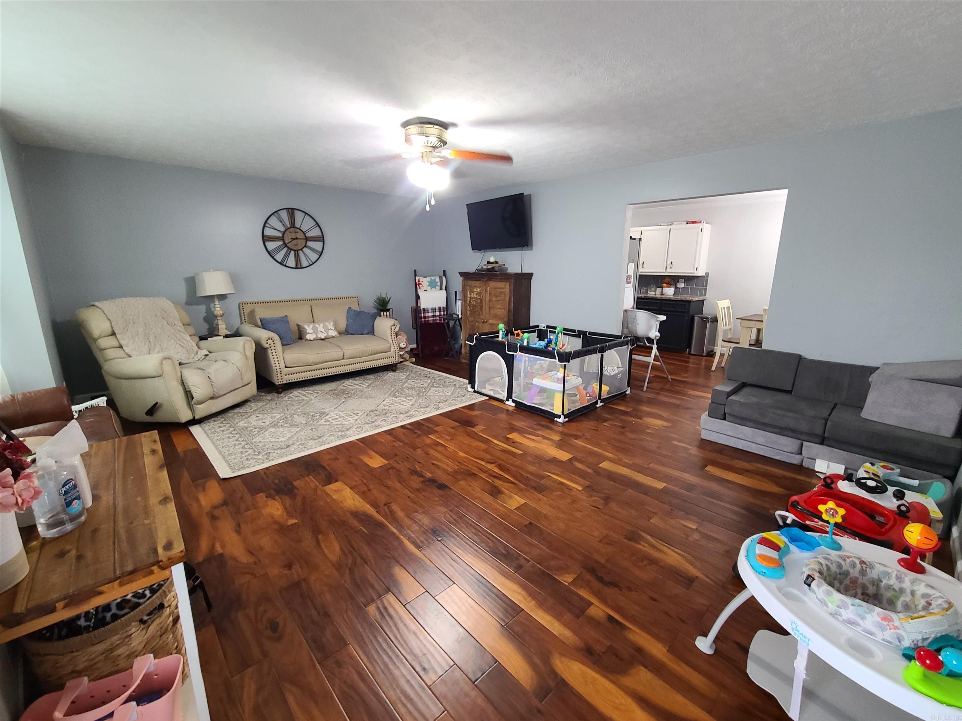 595 S Houston  Piggott, AR