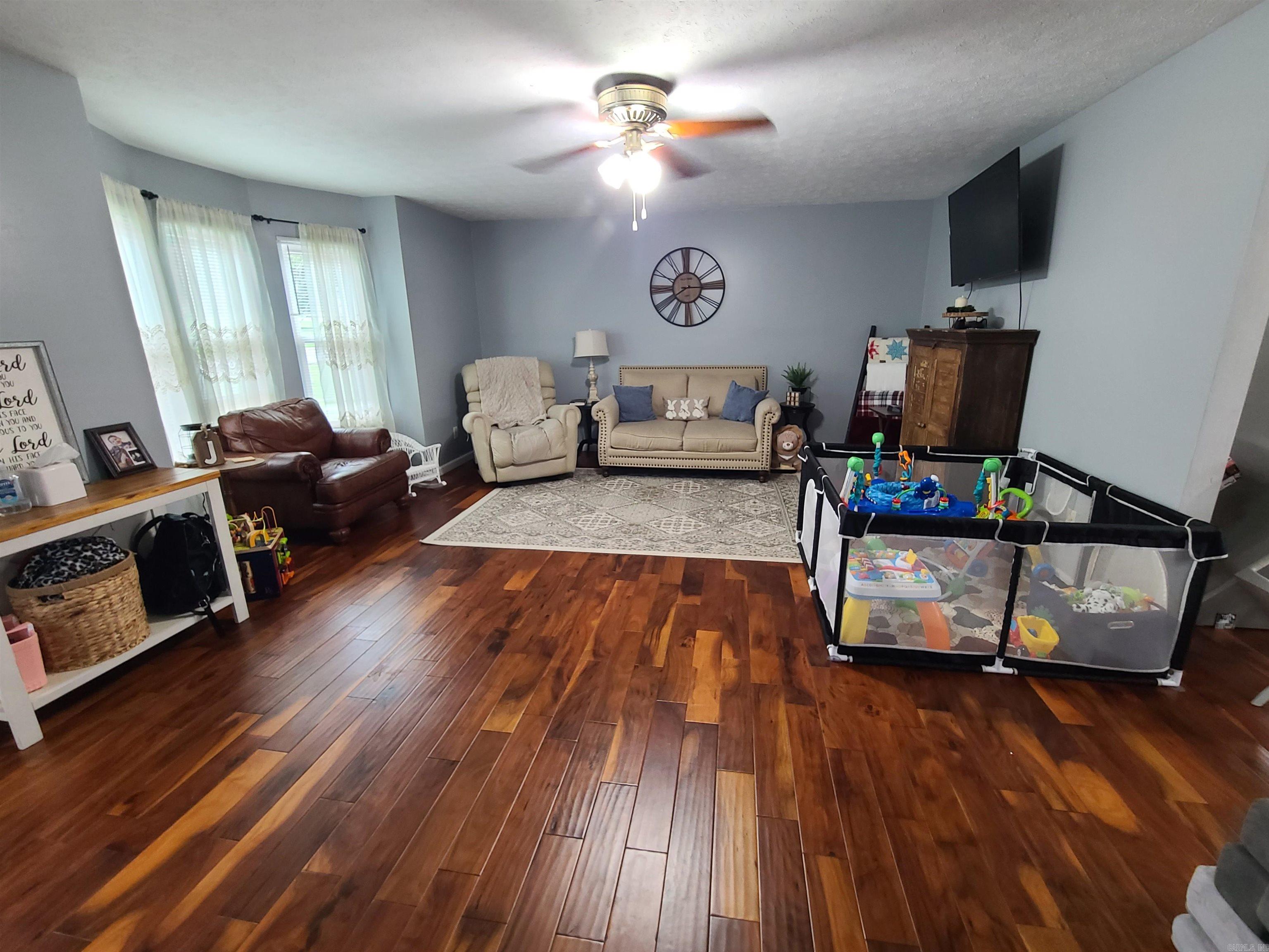 595 S Houston  Piggott, AR