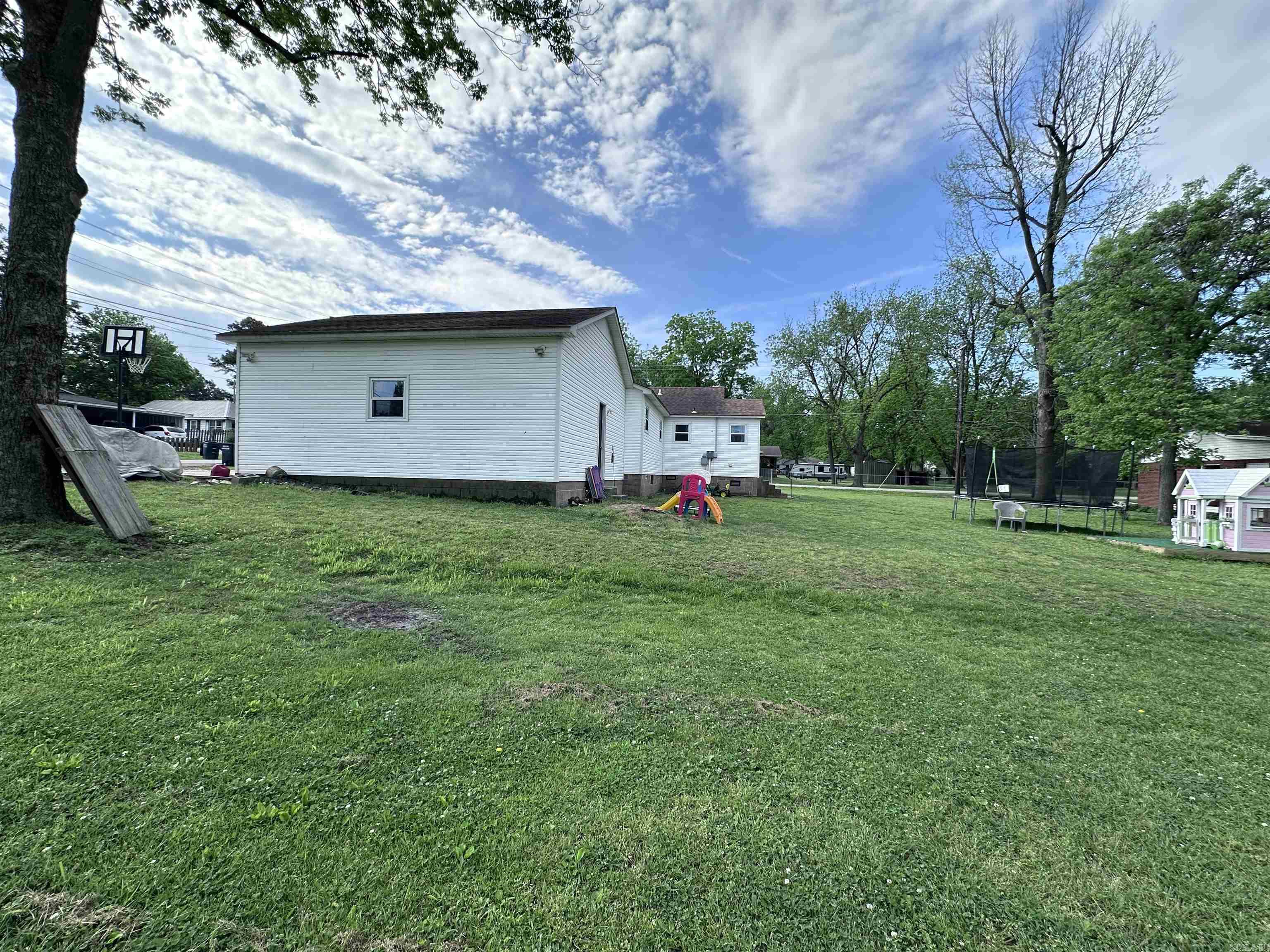 595 S Houston  Piggott, AR