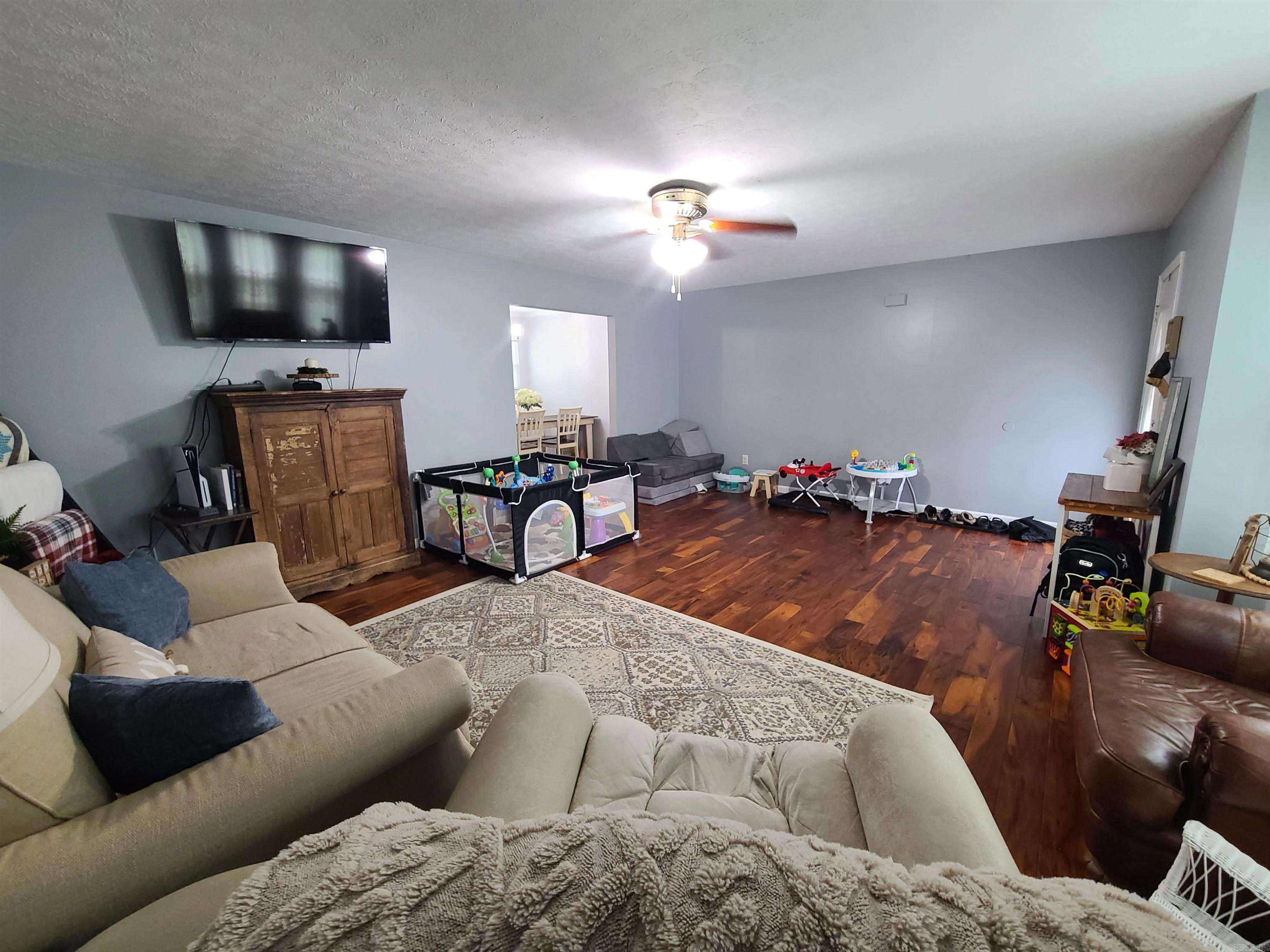 595 S Houston  Piggott, AR
