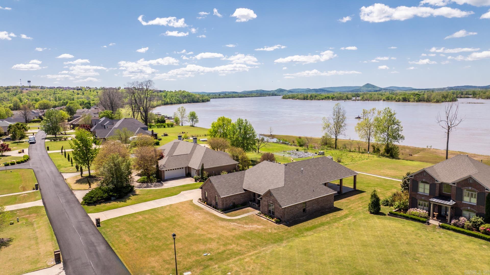 6  River Road Drive East  Mayflower, AR