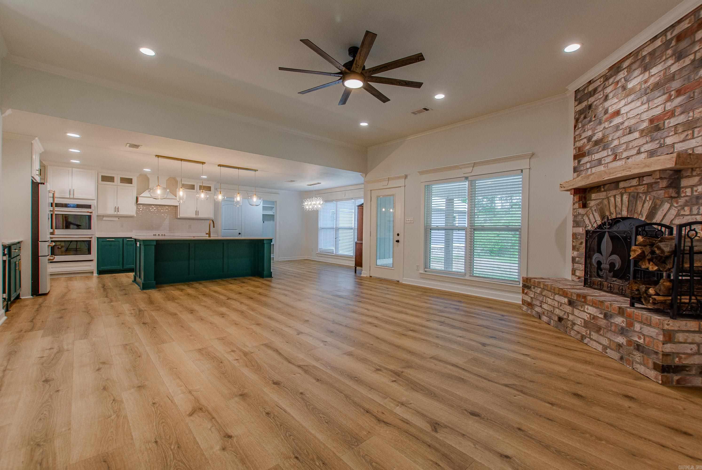 2100  Ferndale Cove  Alexander, AR