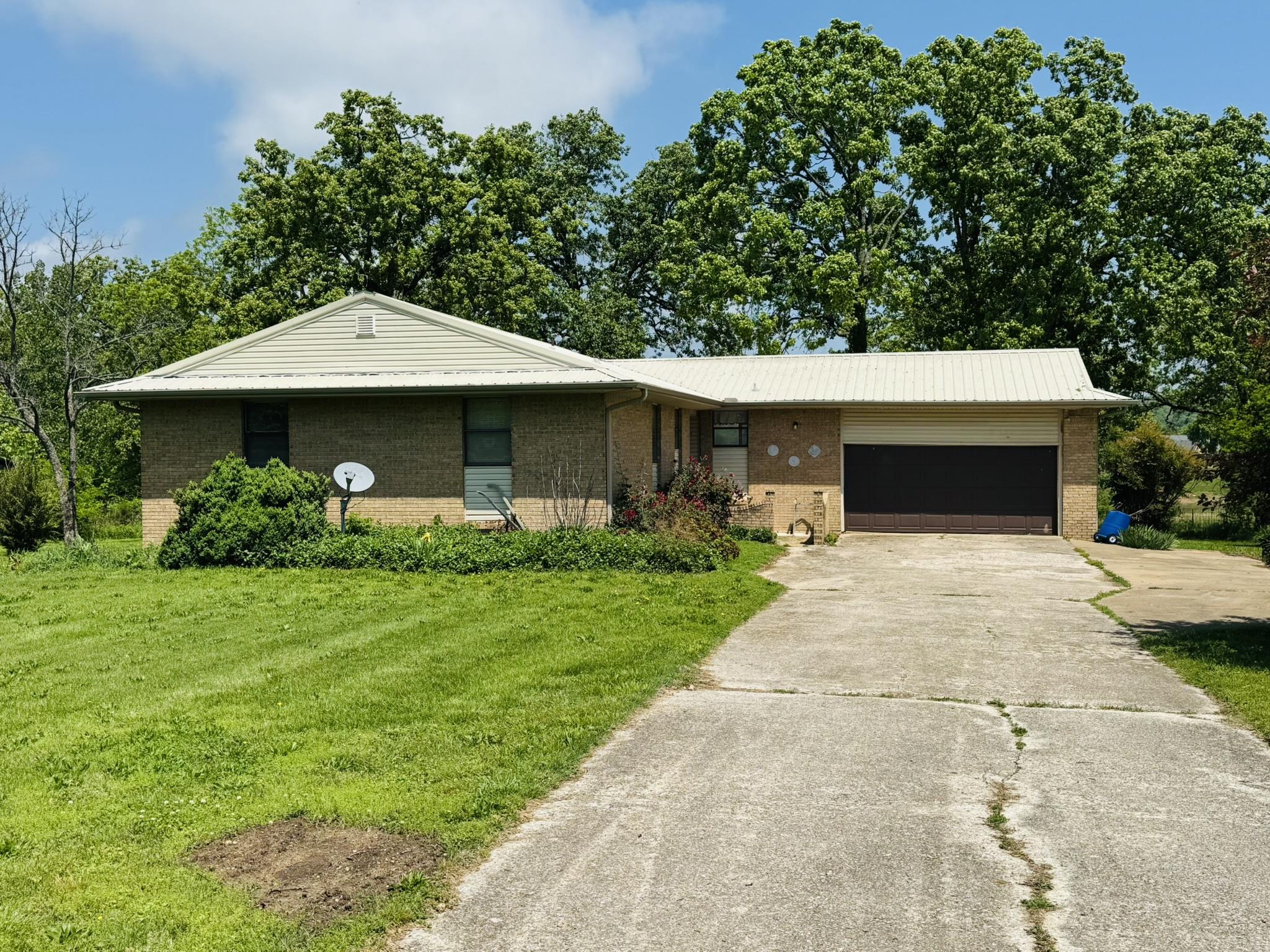 13776 E 56 HWY Ash Flat, AR 72513