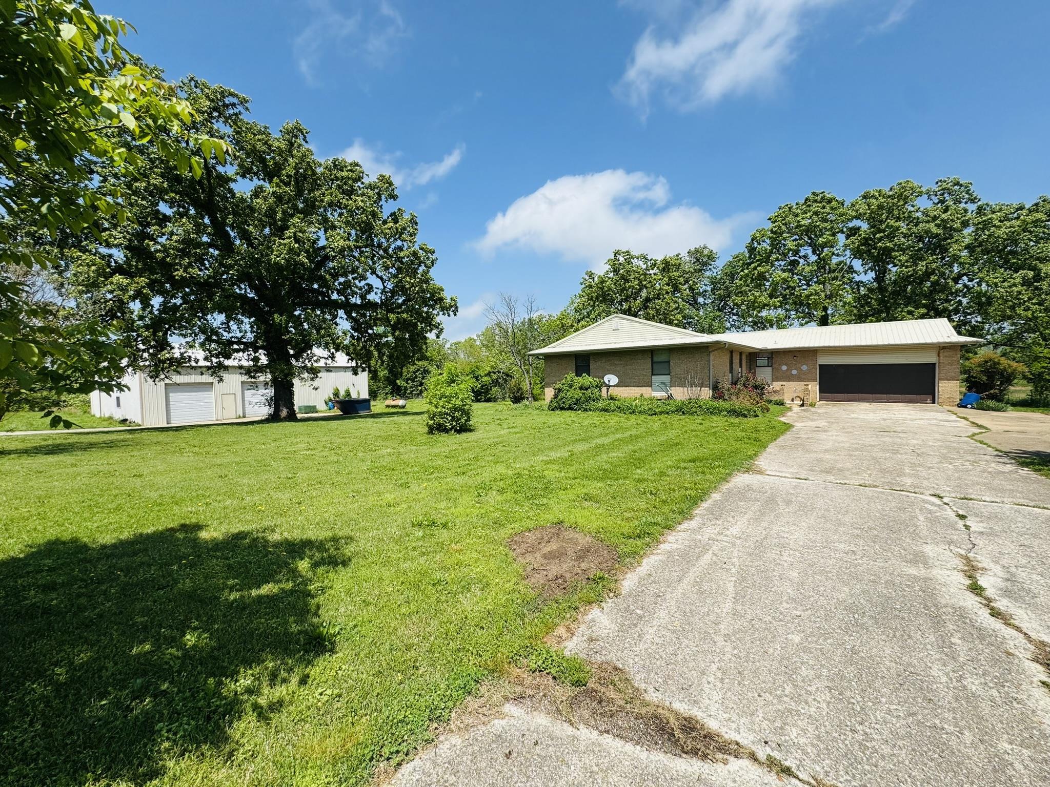 13776 E 56 HWY Ash Flat, AR 72513