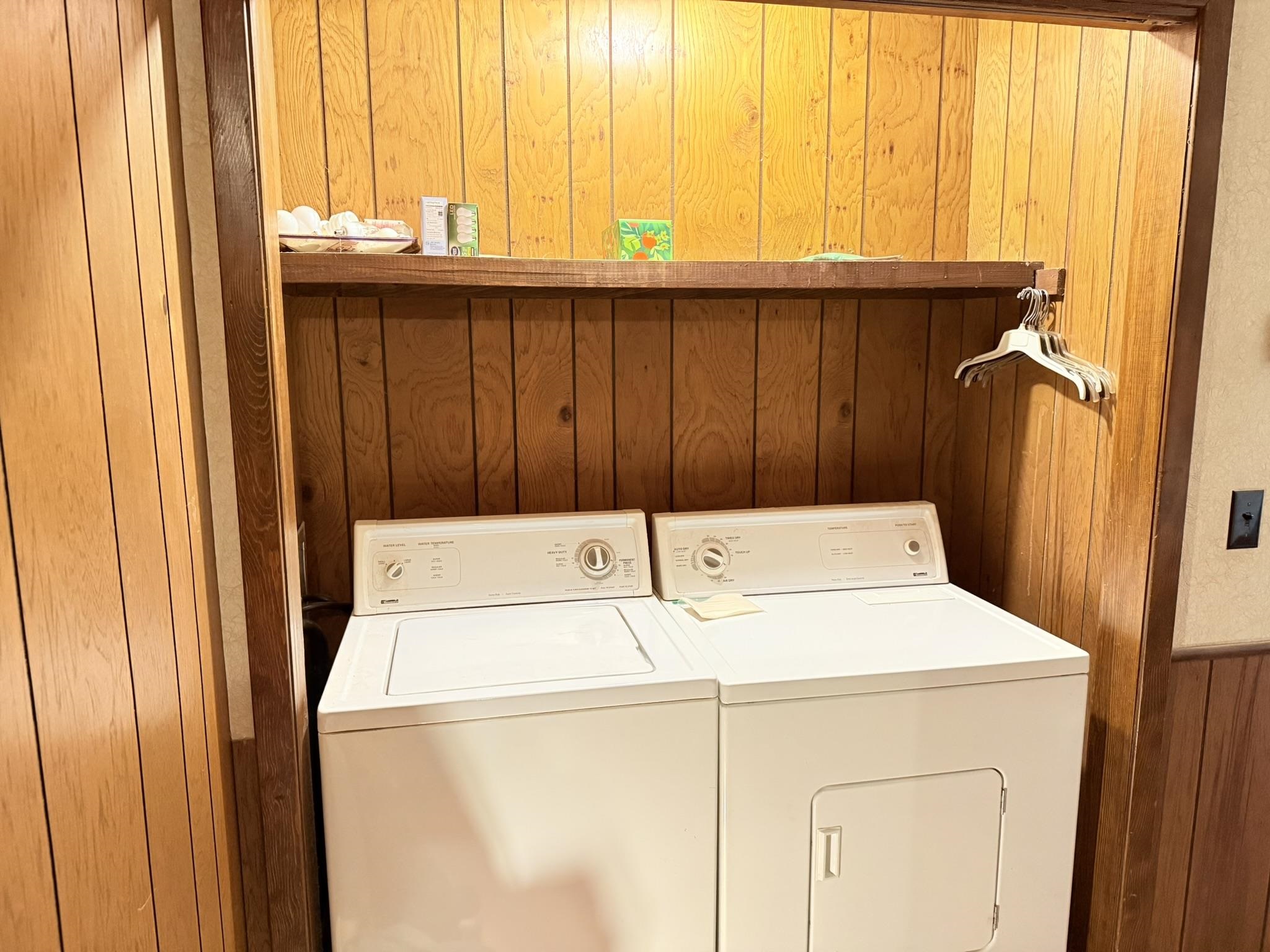 13776 E 56 HWY Ash Flat, AR 72513