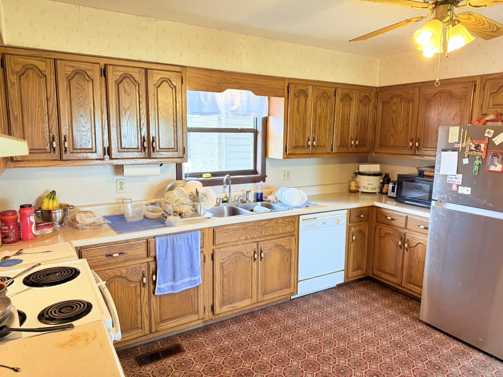 13776 E 56 HWY Ash Flat, AR 72513