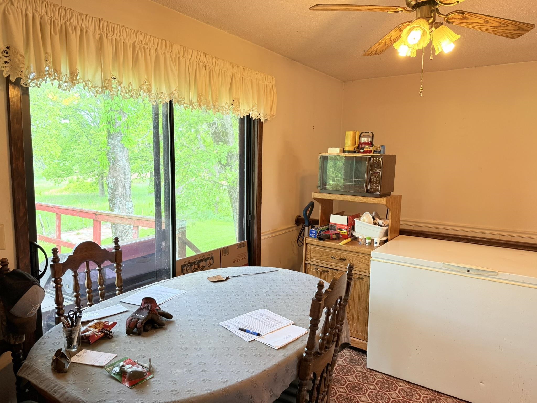 13776 E 56 HWY Ash Flat, AR 72513