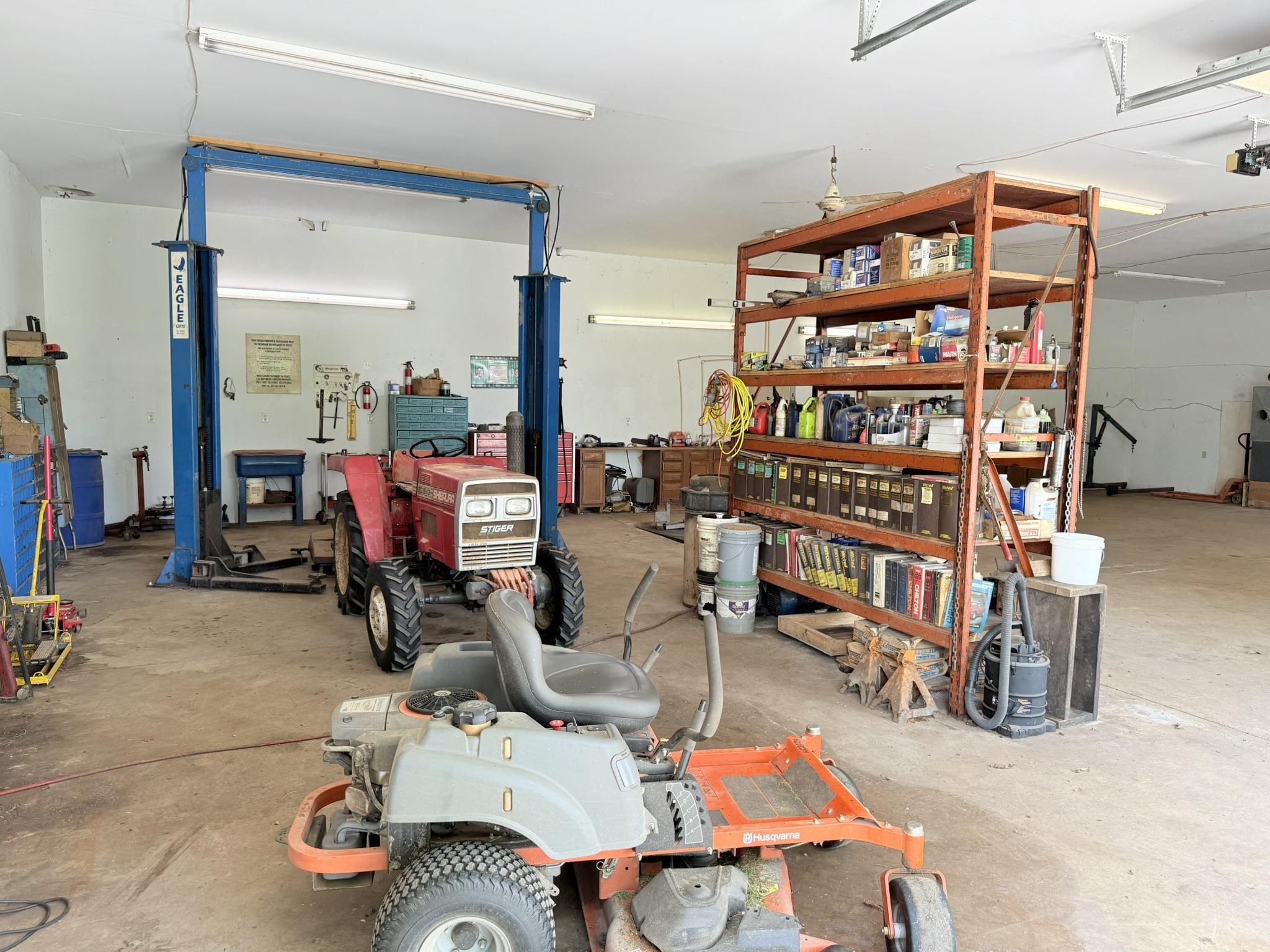 13776 E 56 HWY Ash Flat, AR 72513