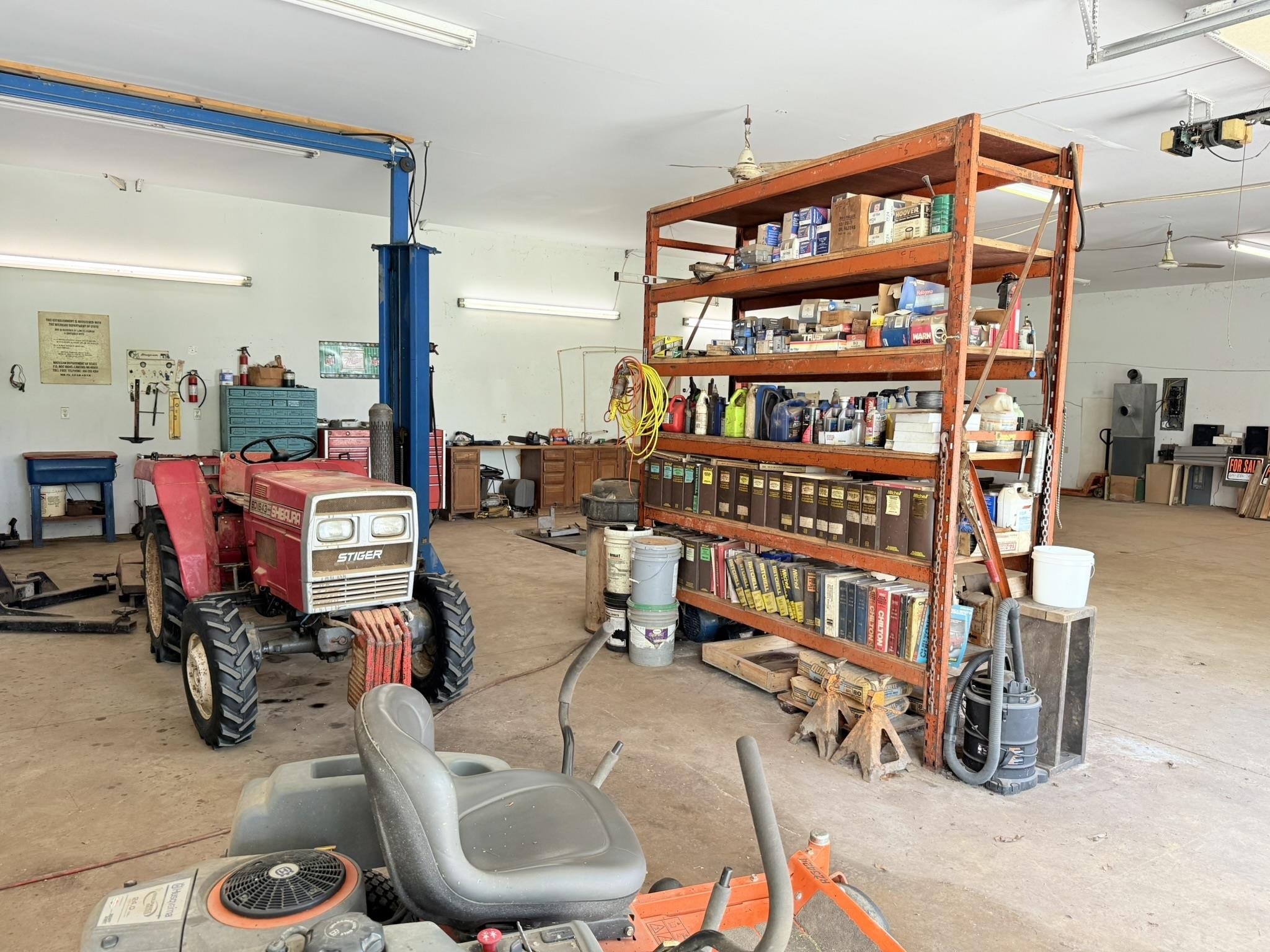 13776 E 56 HWY Ash Flat, AR 72513