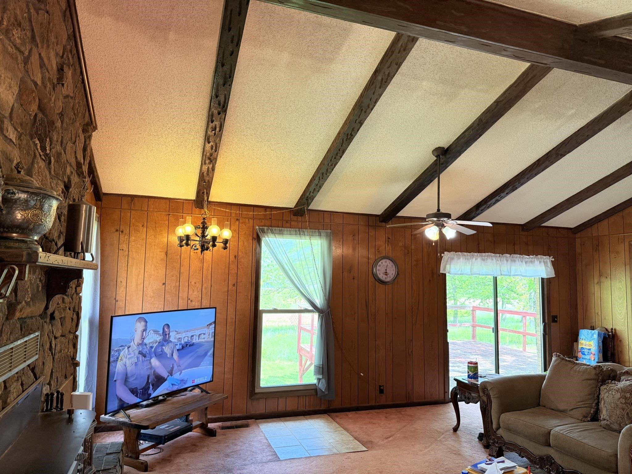 13776 E 56 HWY Ash Flat, AR 72513