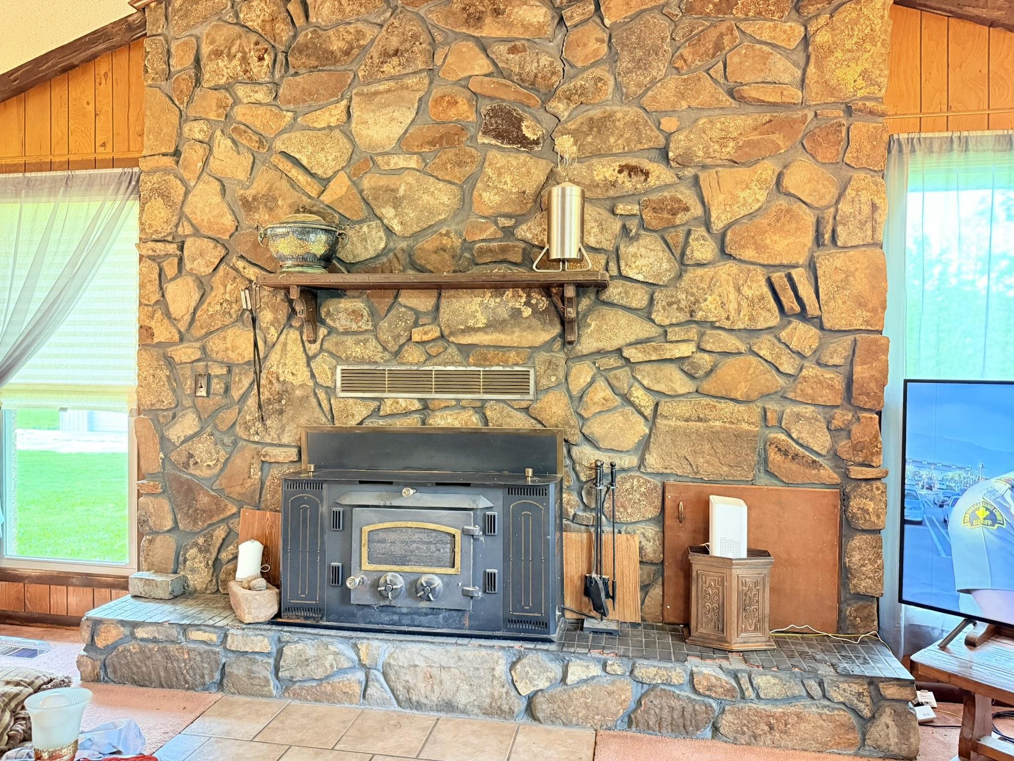 13776 E 56 HWY Ash Flat, AR 72513