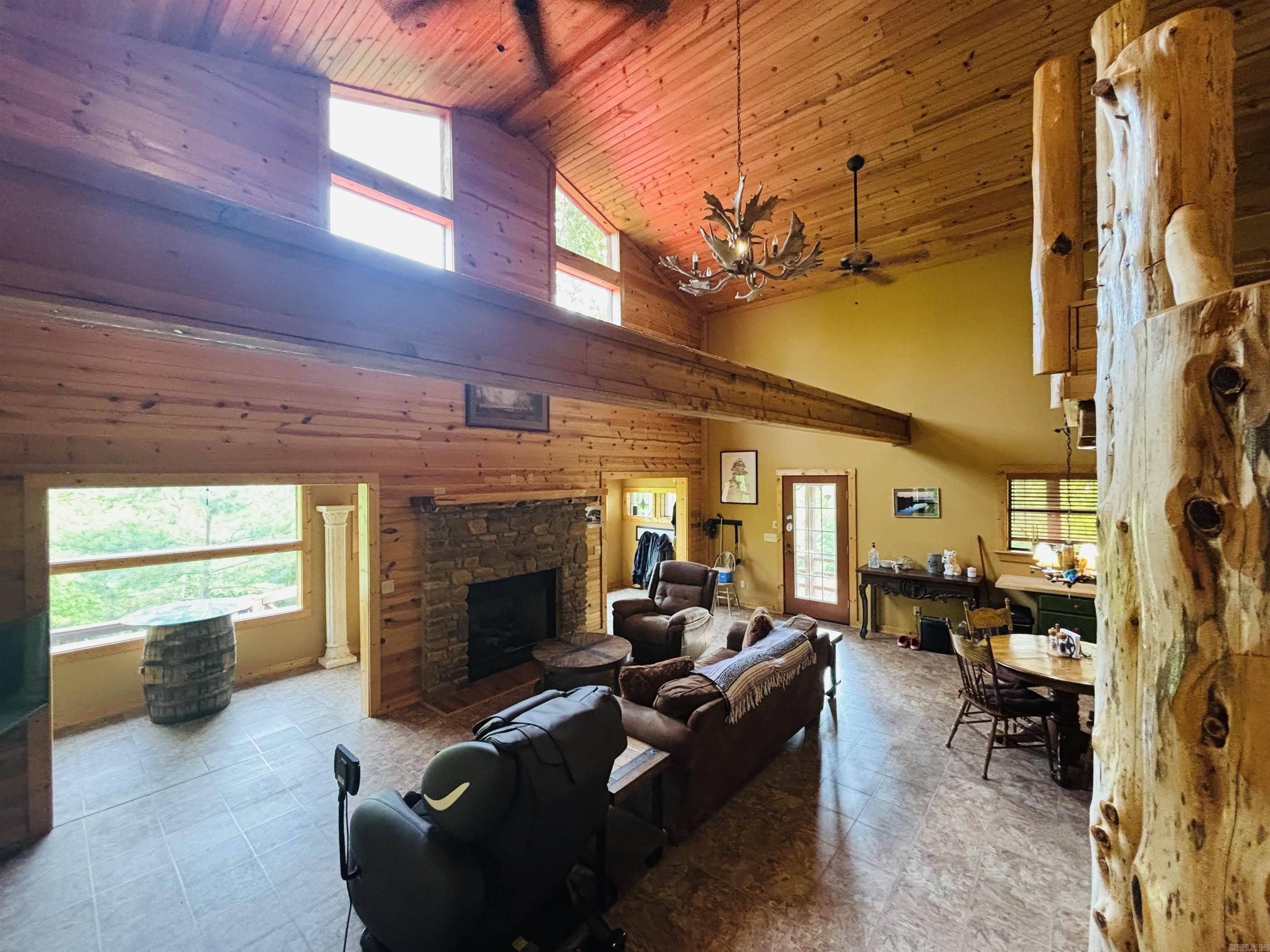 108  Georgia  Mountain View, AR