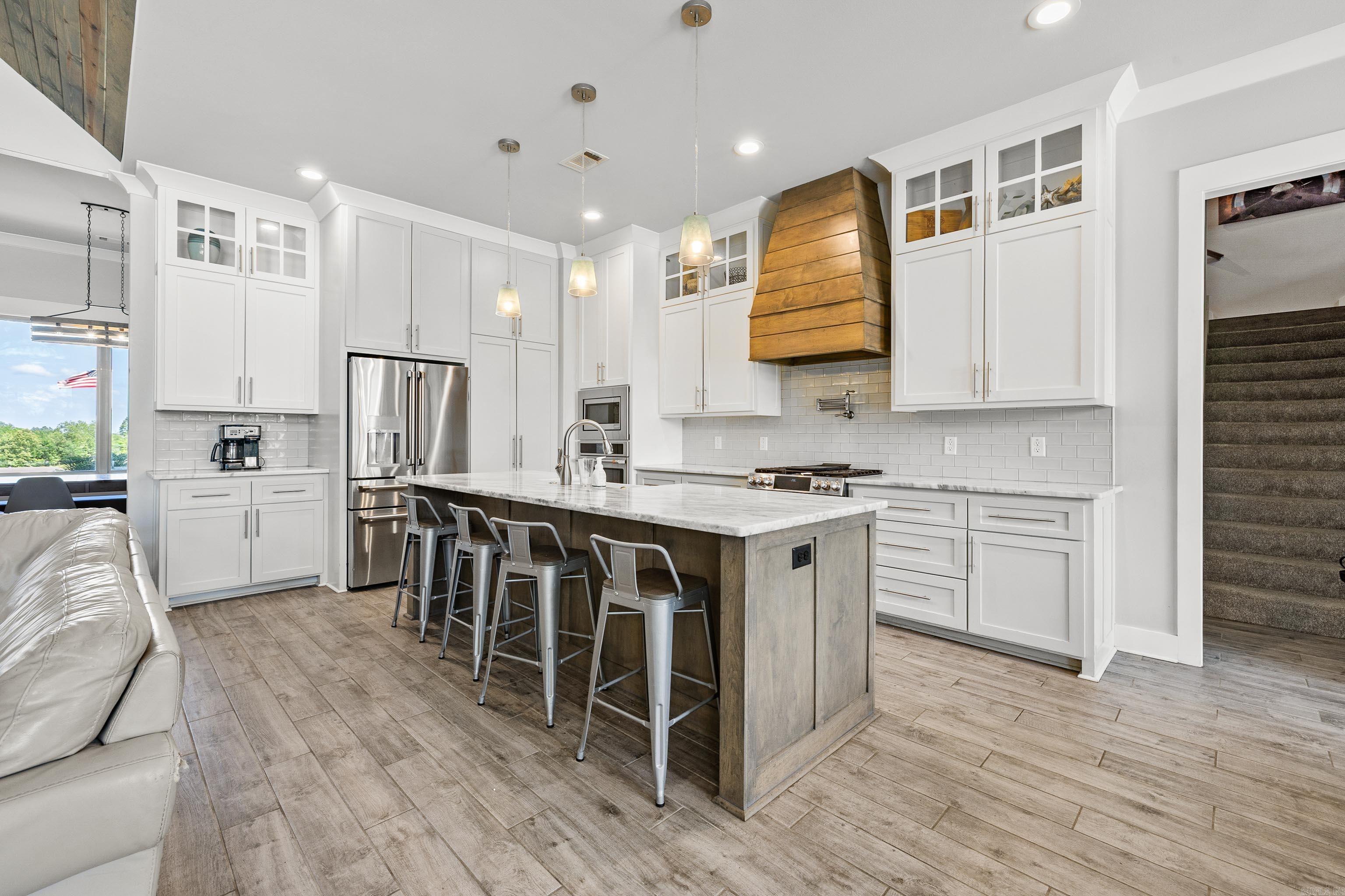 6025  Lodestone  Alexander, AR
