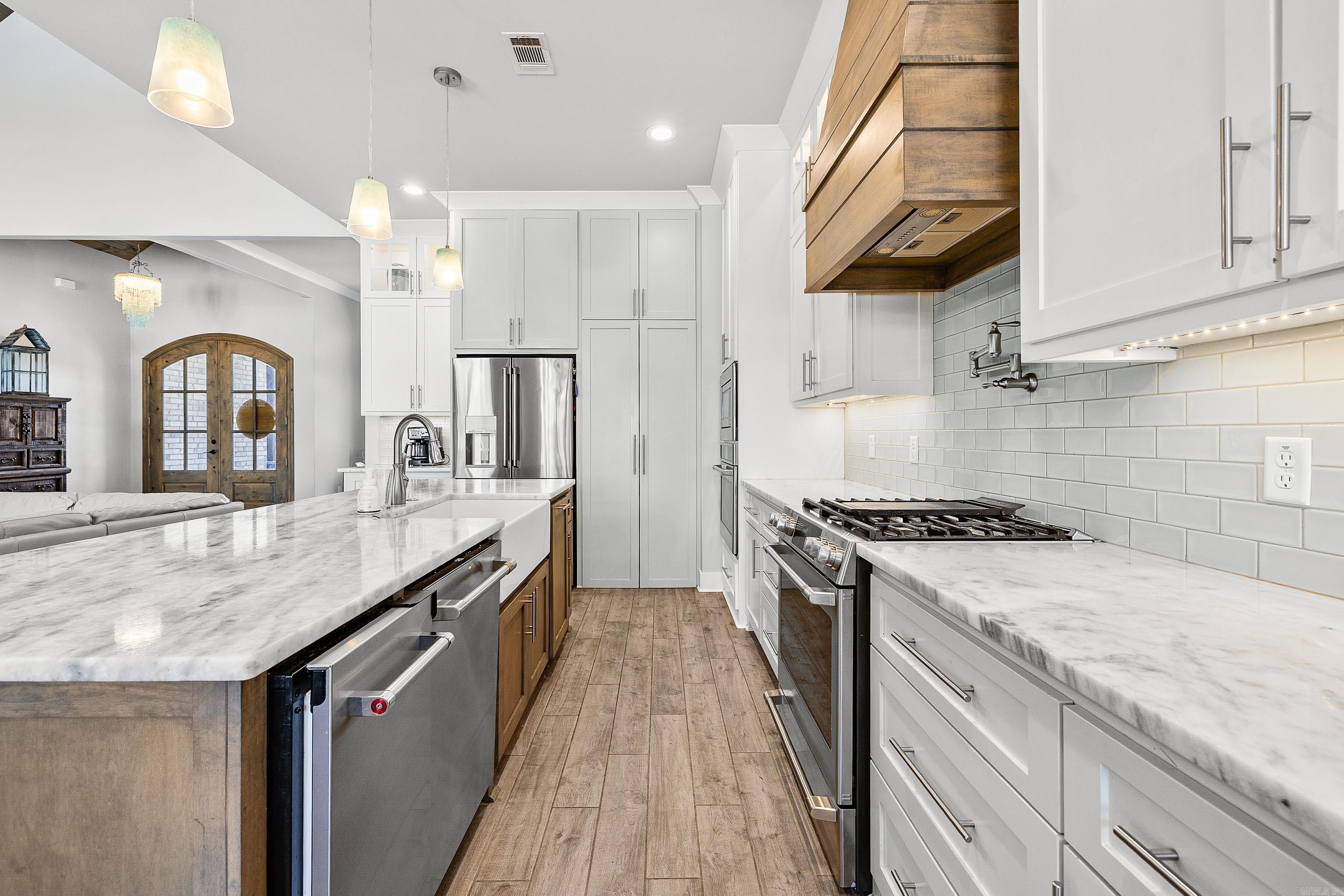 6025  Lodestone  Alexander, AR