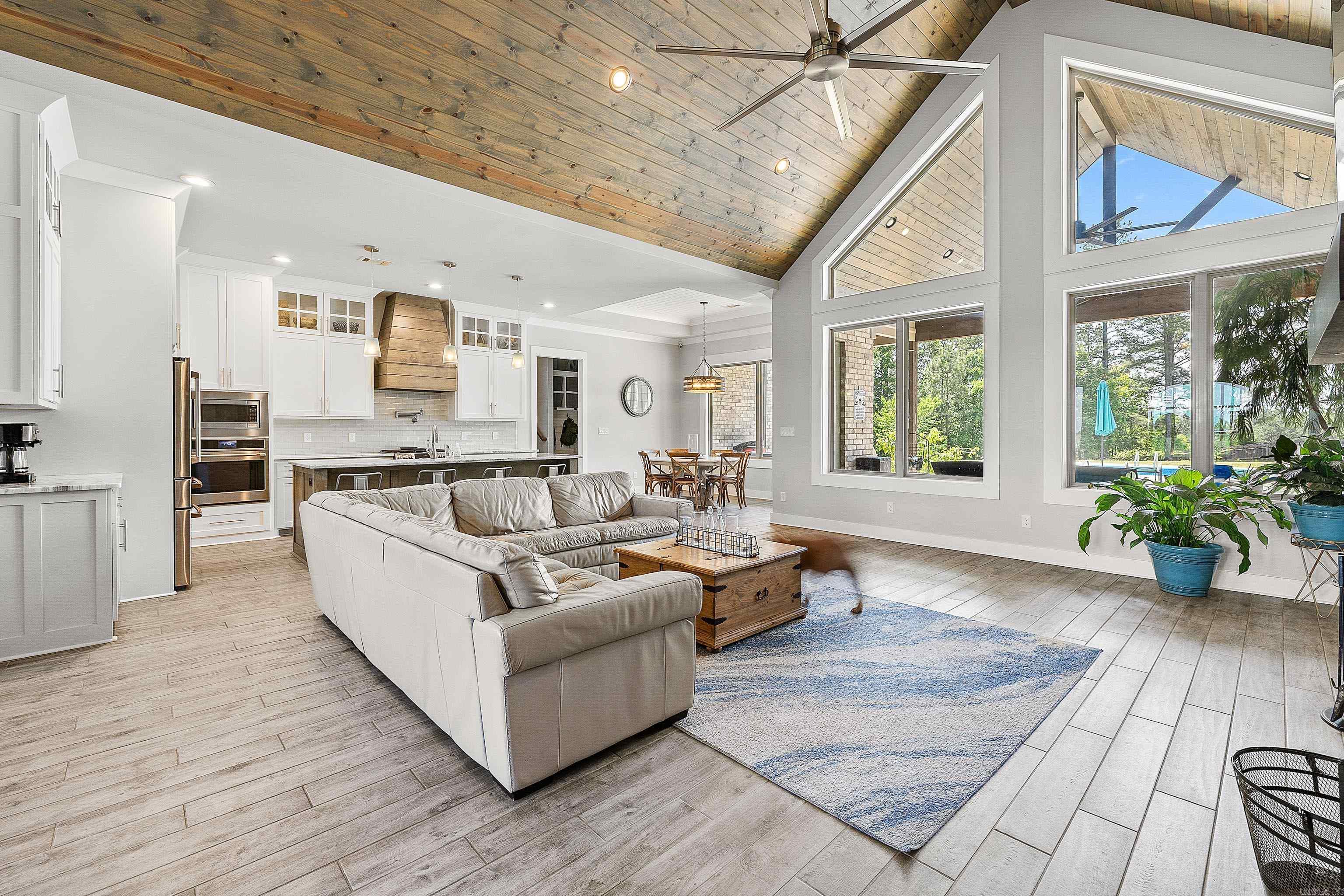 6025  Lodestone  Alexander, AR