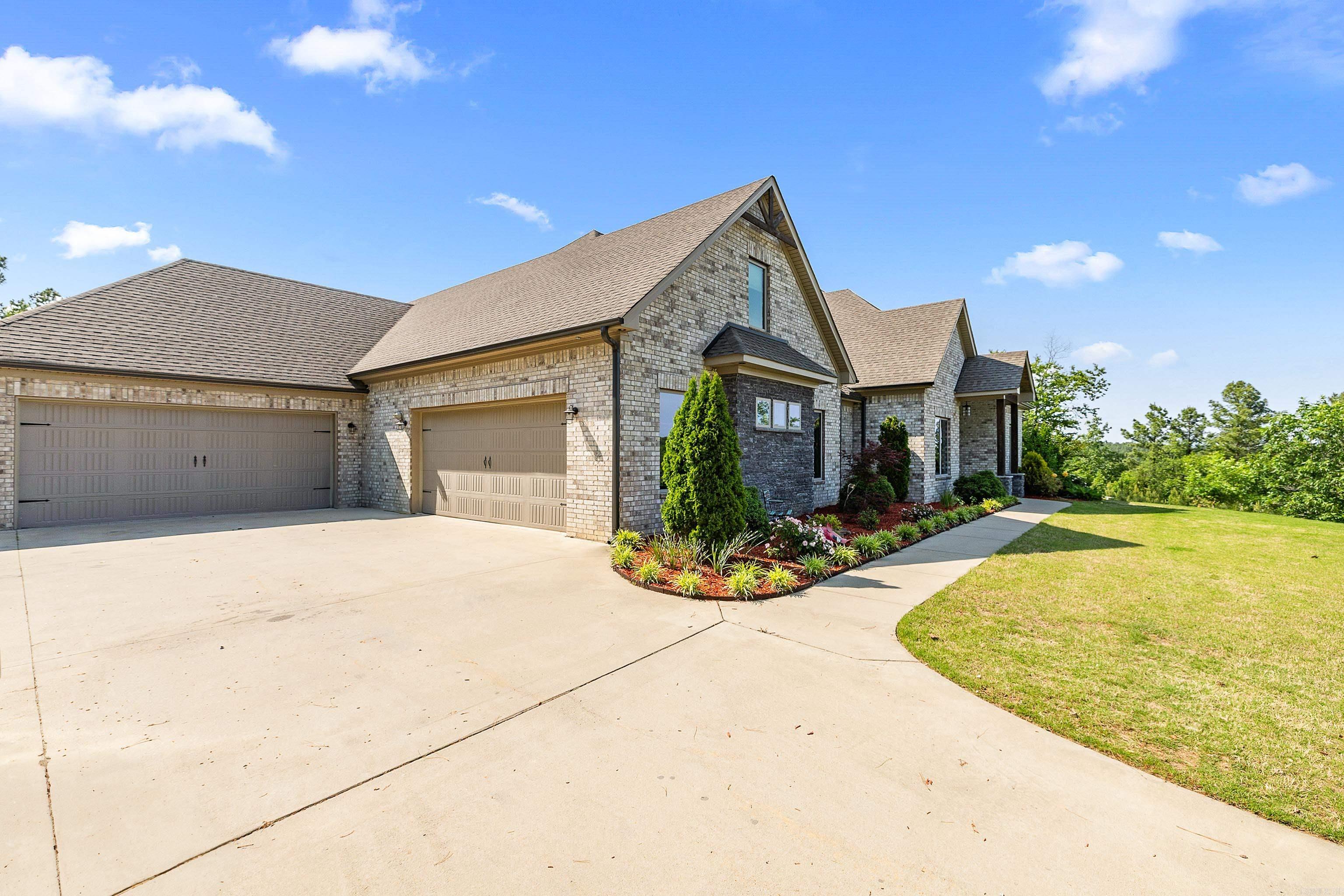 6025  Lodestone  Alexander, AR
