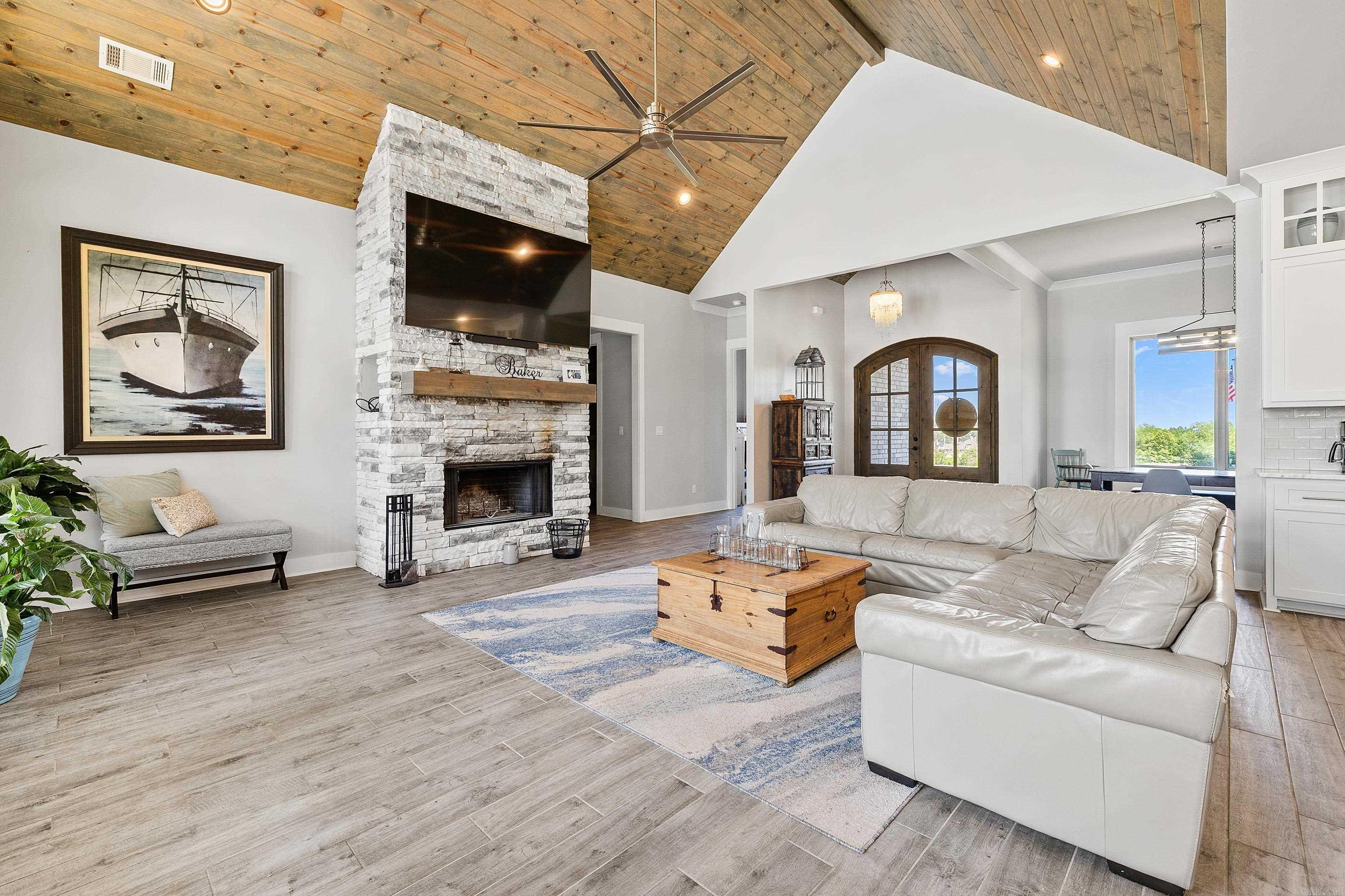 6025  Lodestone  Alexander, AR