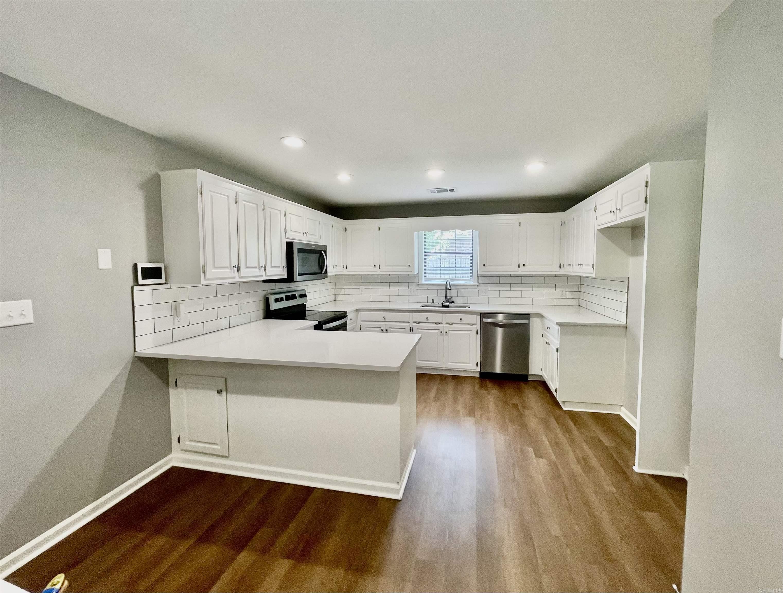 104  LOUIS  Searcy, AR