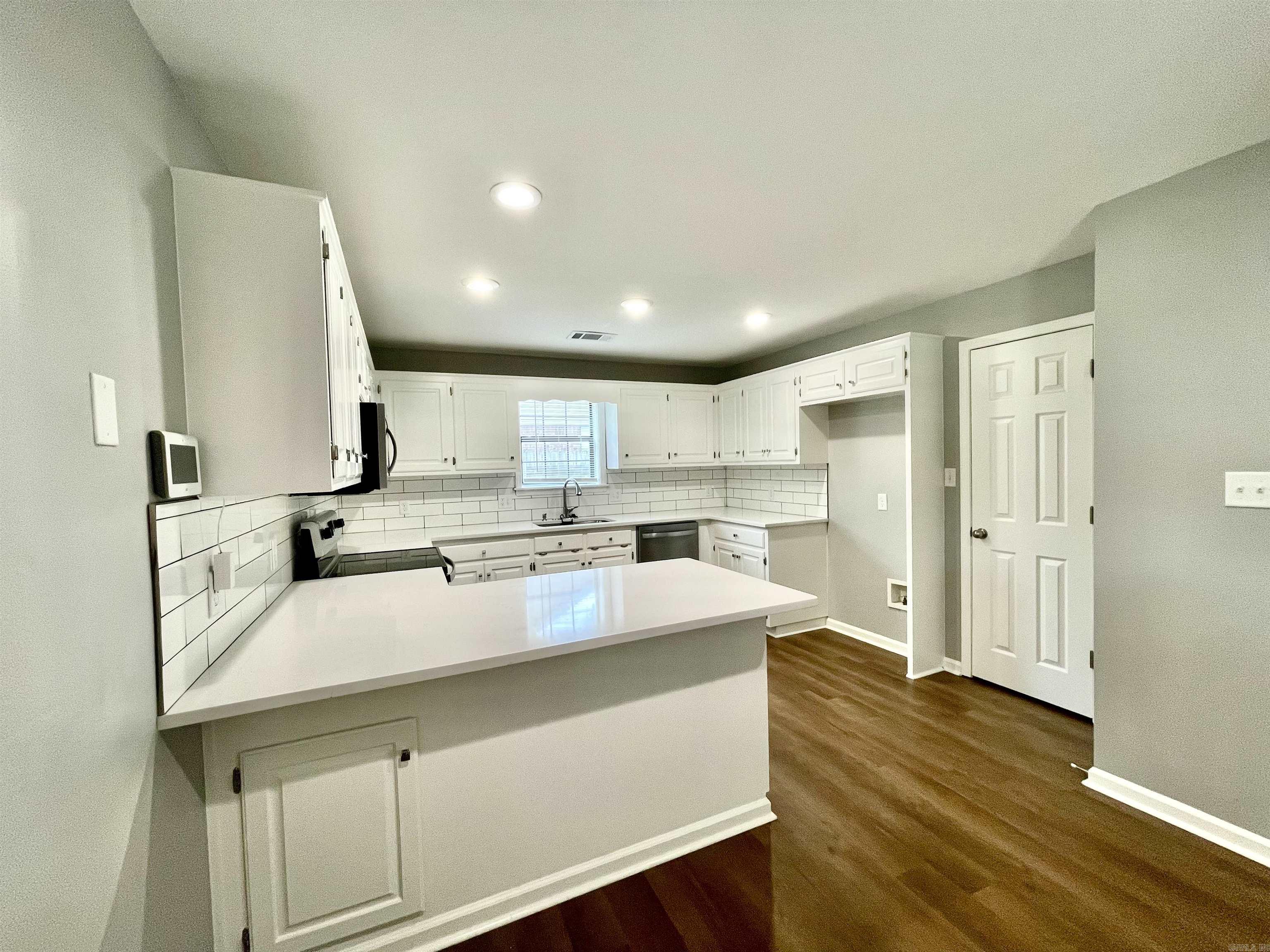 104  LOUIS  Searcy, AR