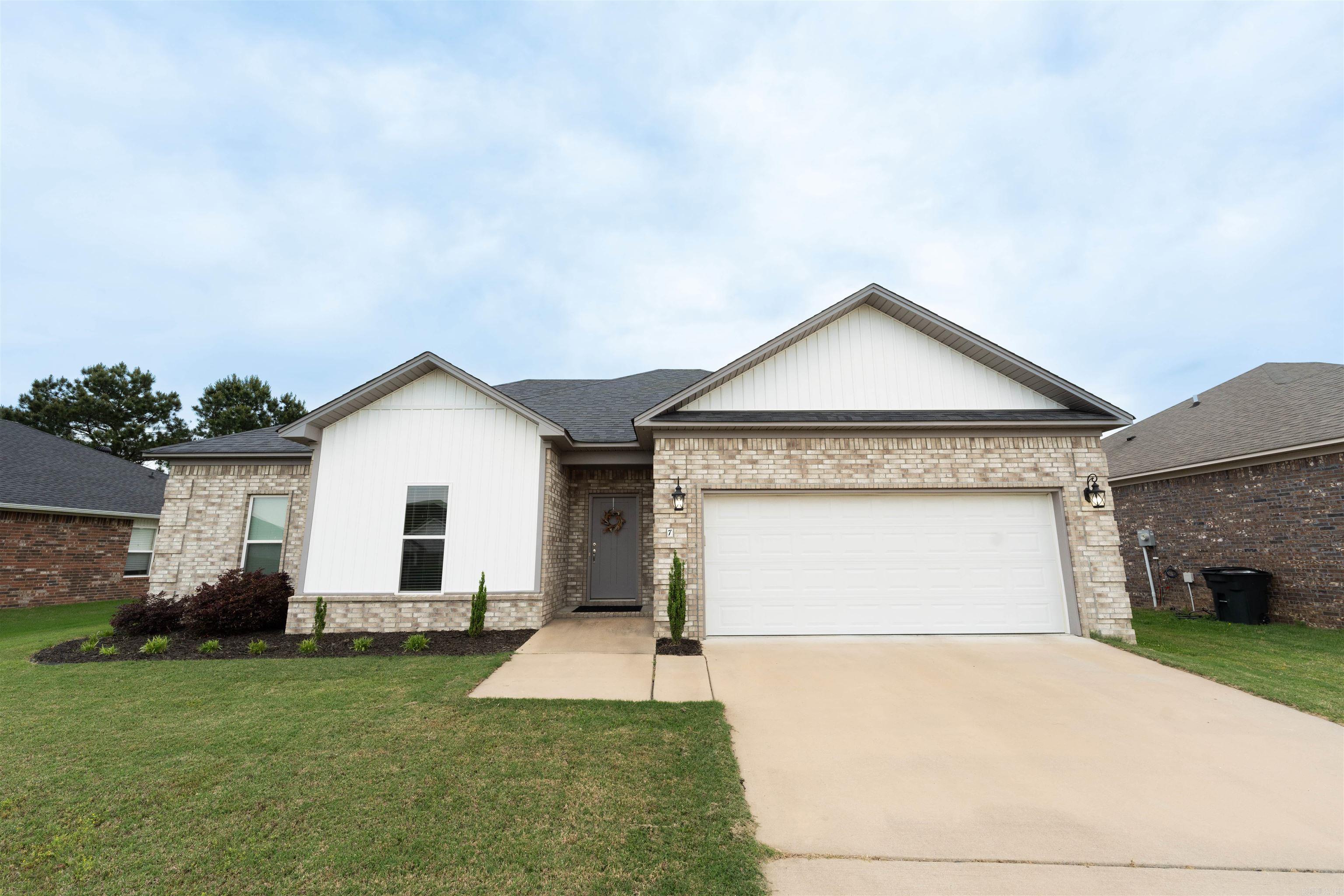 7 Clover Ridge Drive
