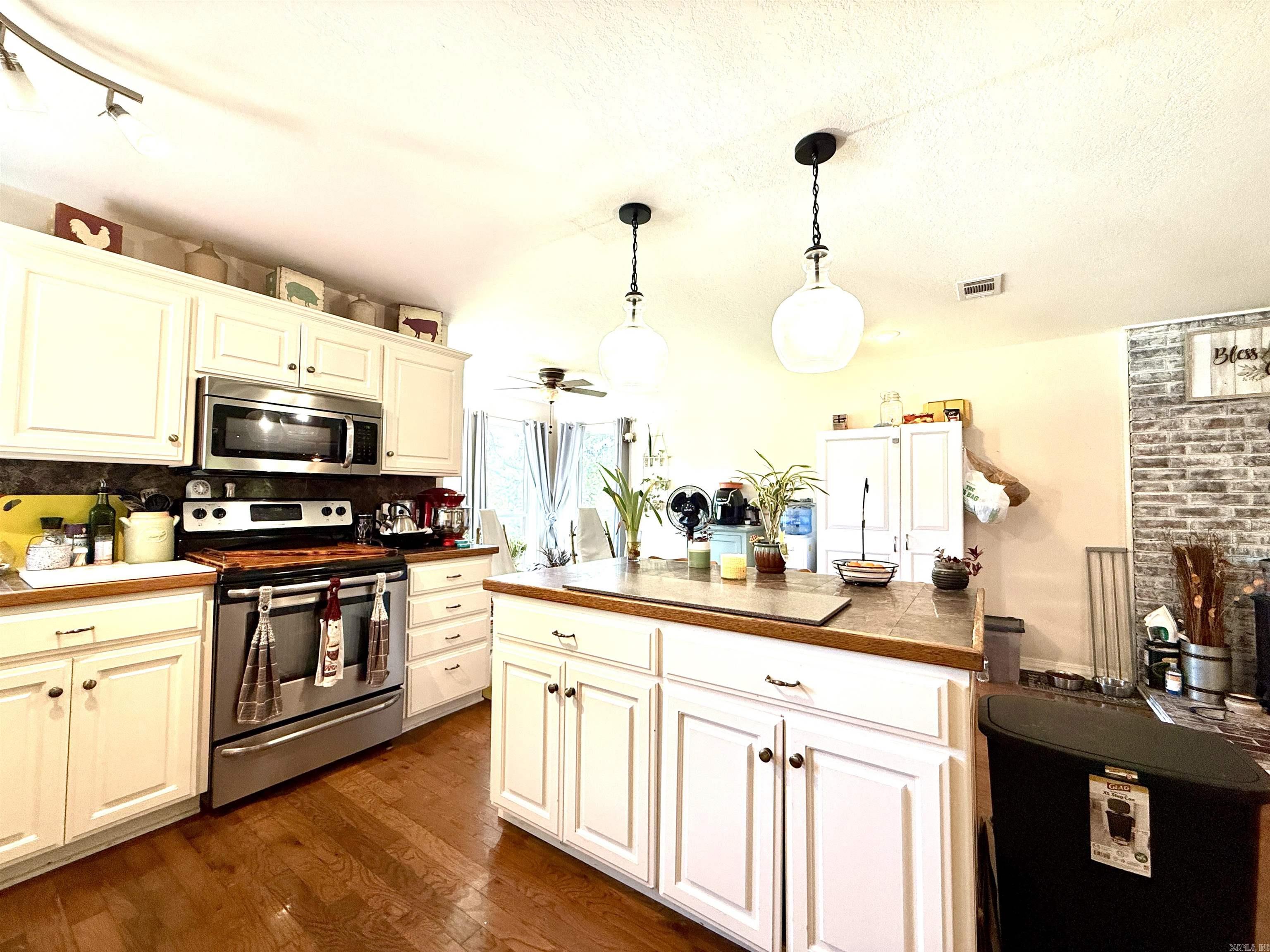 29741 S Highway 67 Highway Malvern, AR 72104