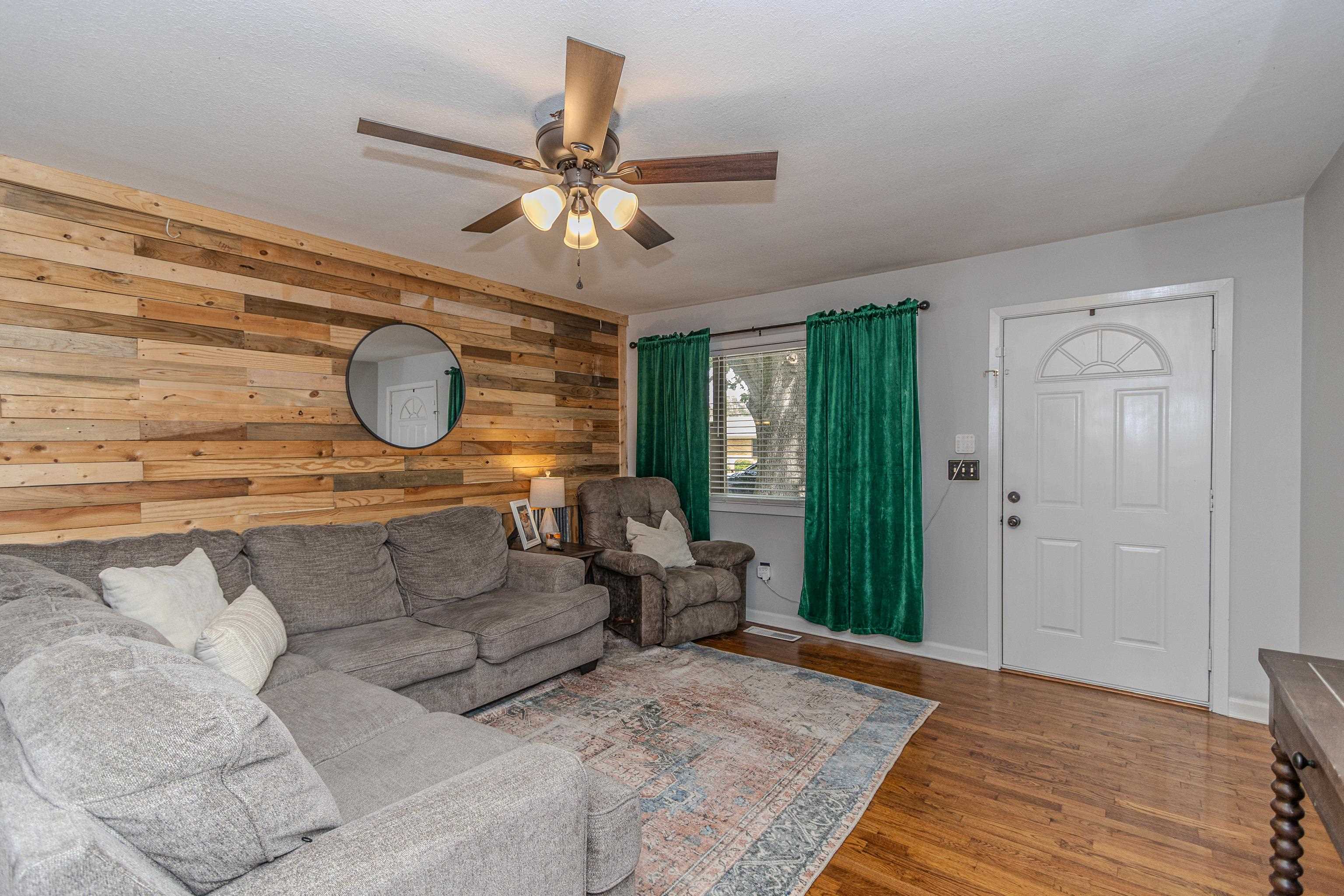 518 N 9 1/2  Paragould, AR