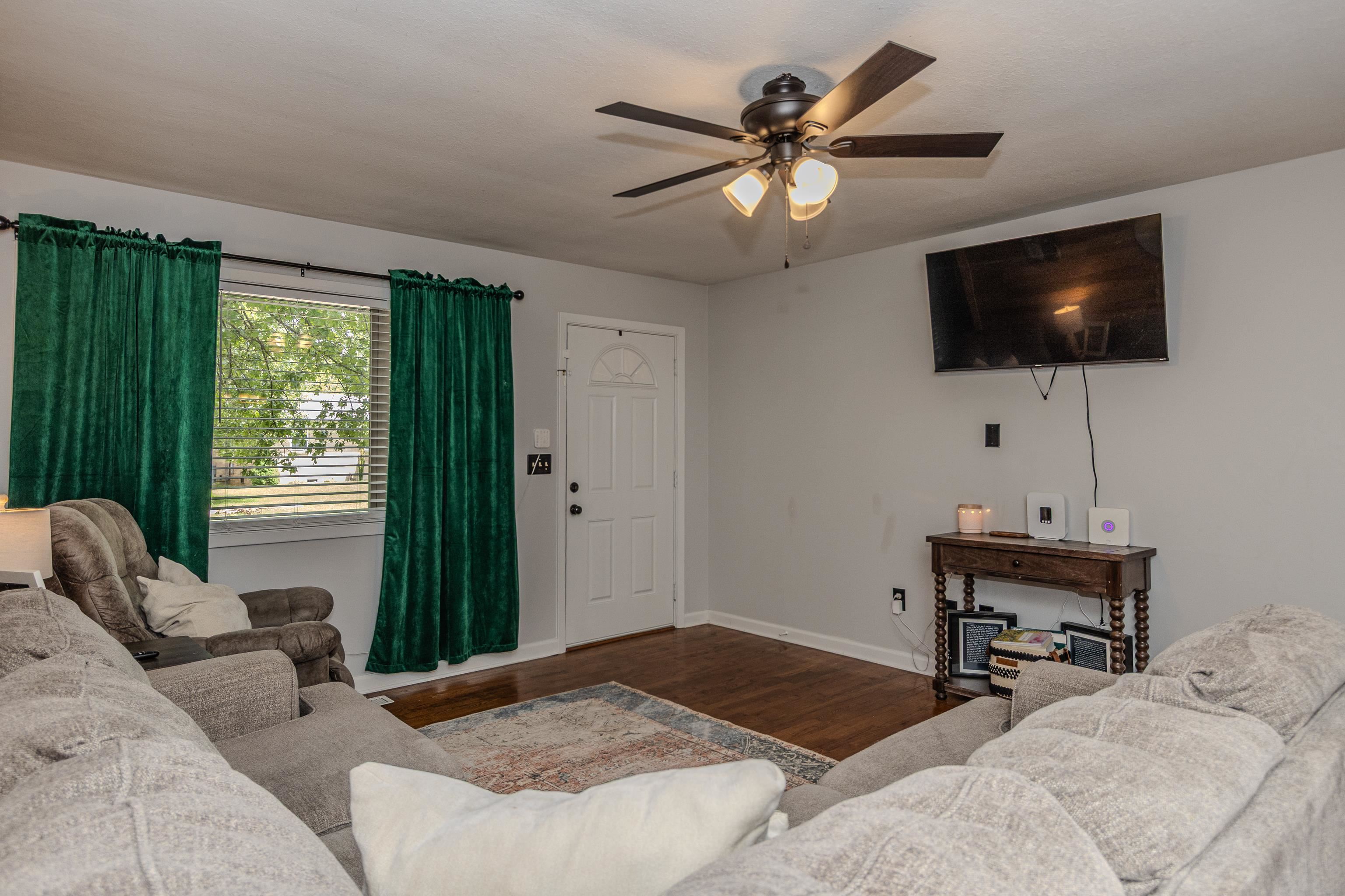 518 N 9 1/2  Paragould, AR