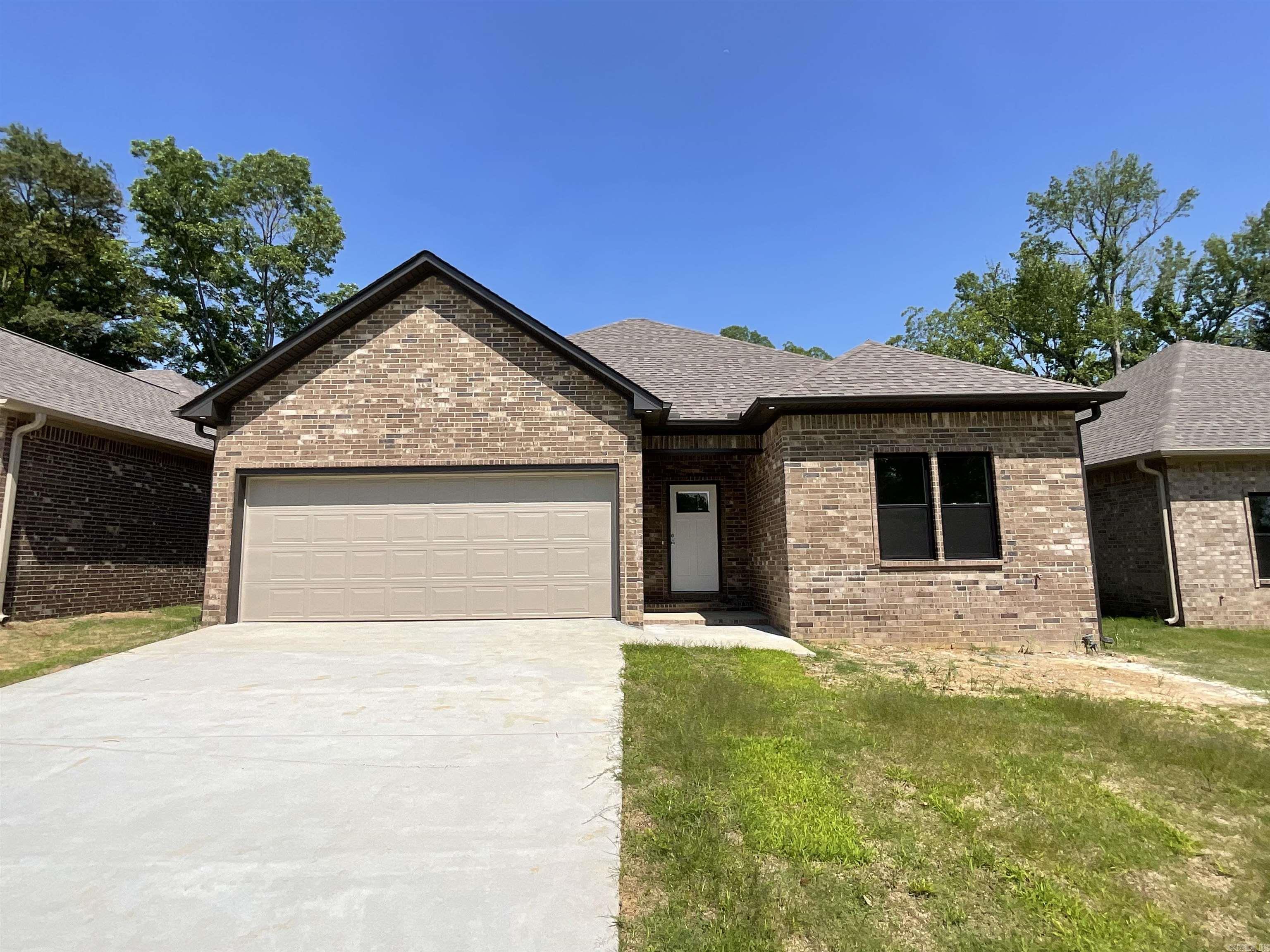 1009 N Jeff Davis  Jacksonville, AR