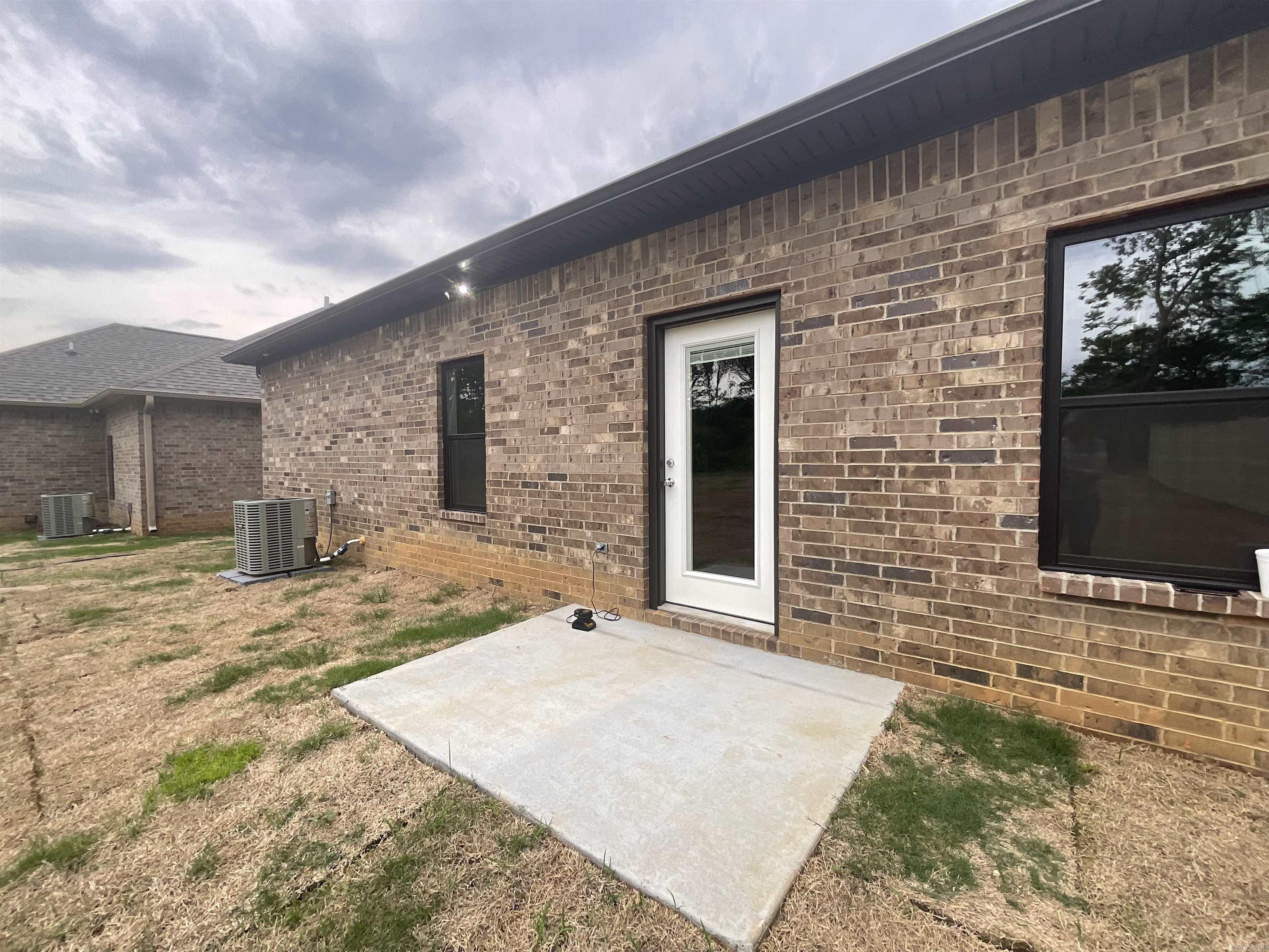1009 N Jeff Davis  Jacksonville, AR