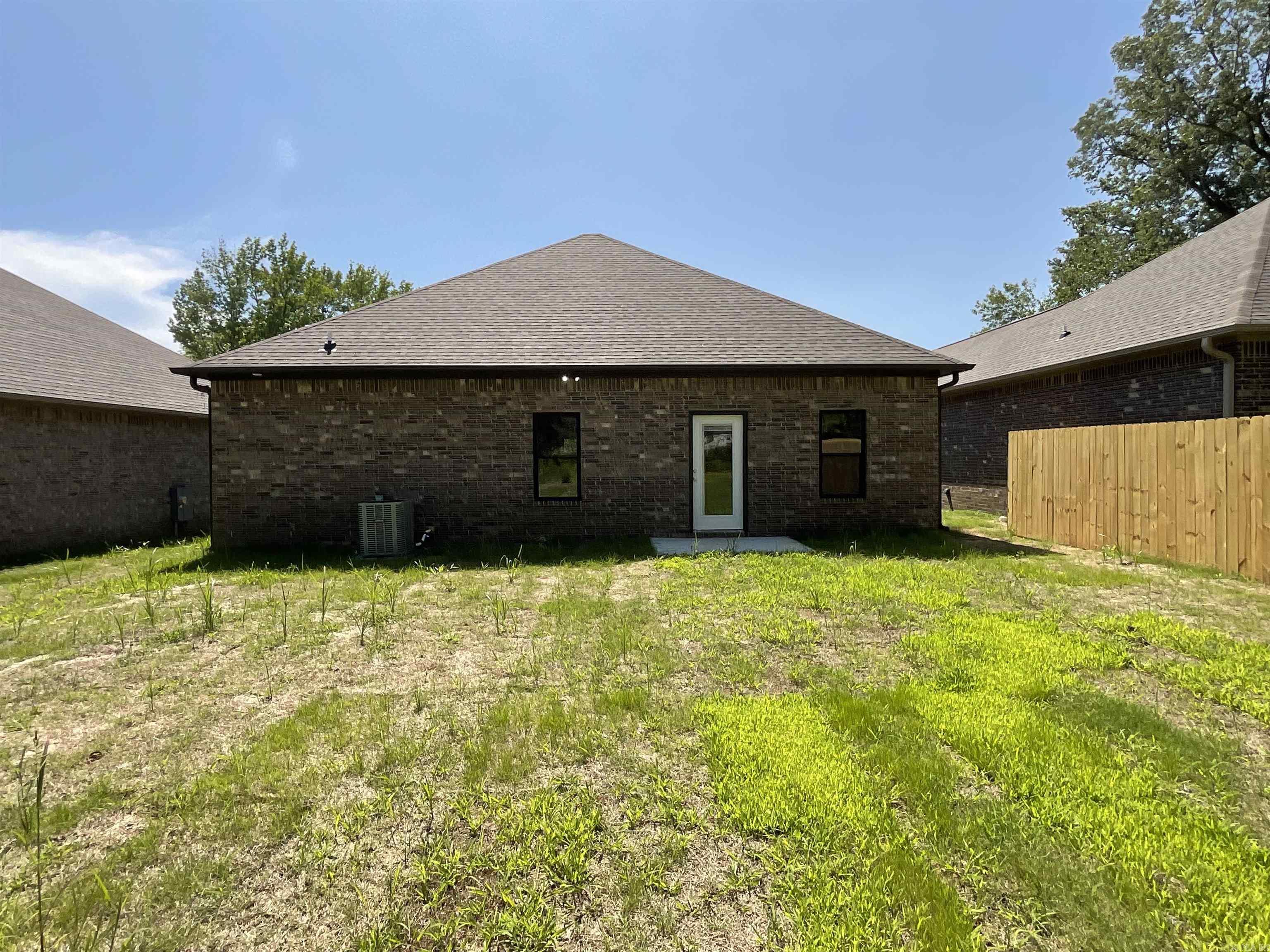 1009 N Jeff Davis  Jacksonville, AR