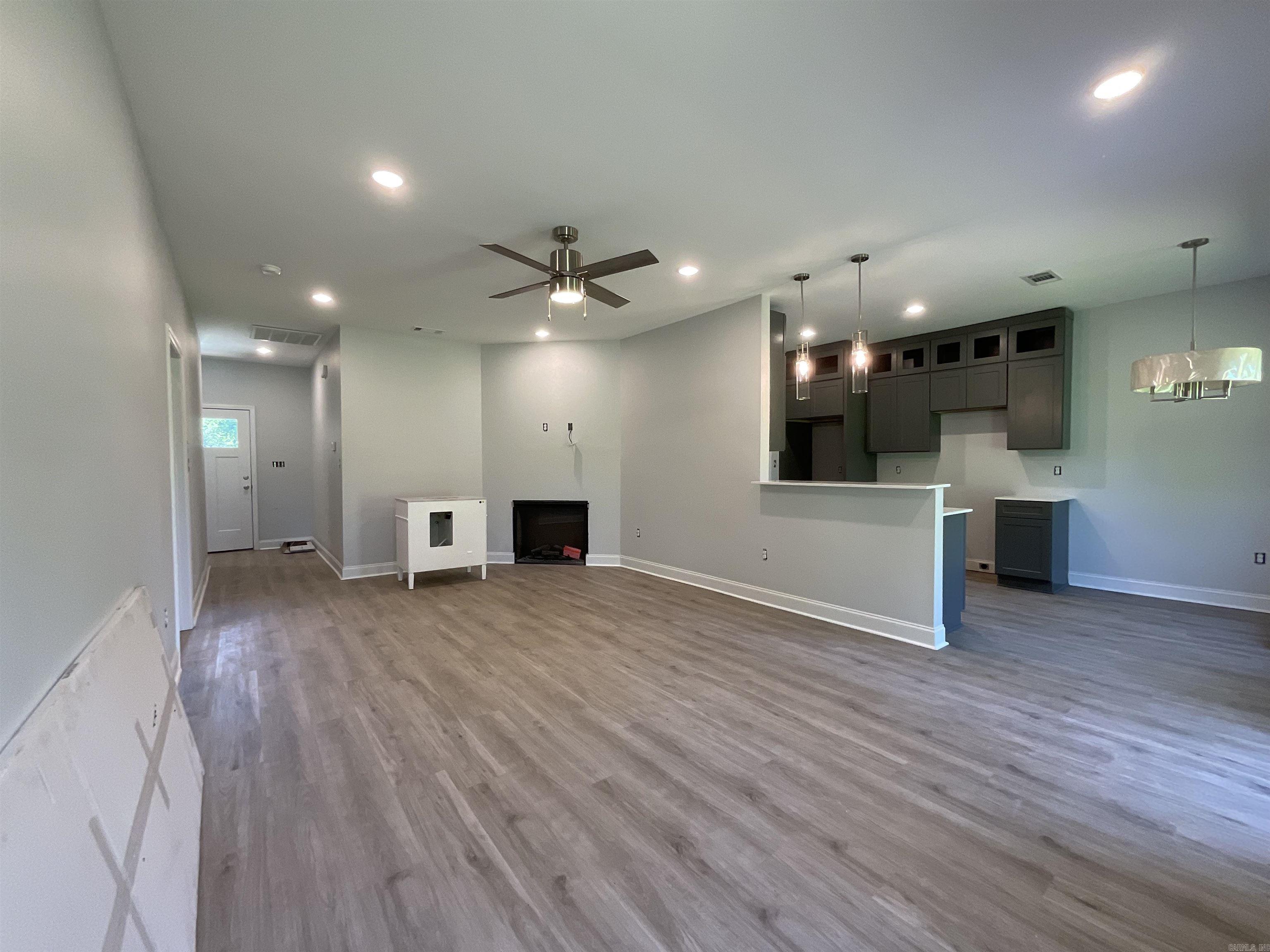 1009 N Jeff Davis  Jacksonville, AR