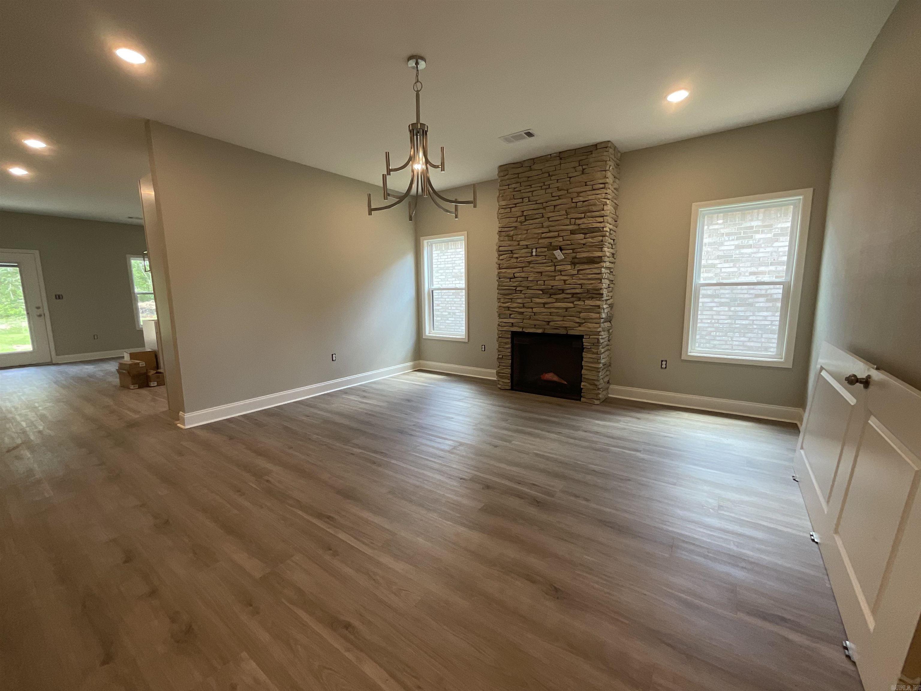 1007 N Jeff Davis  Jacksonville, AR