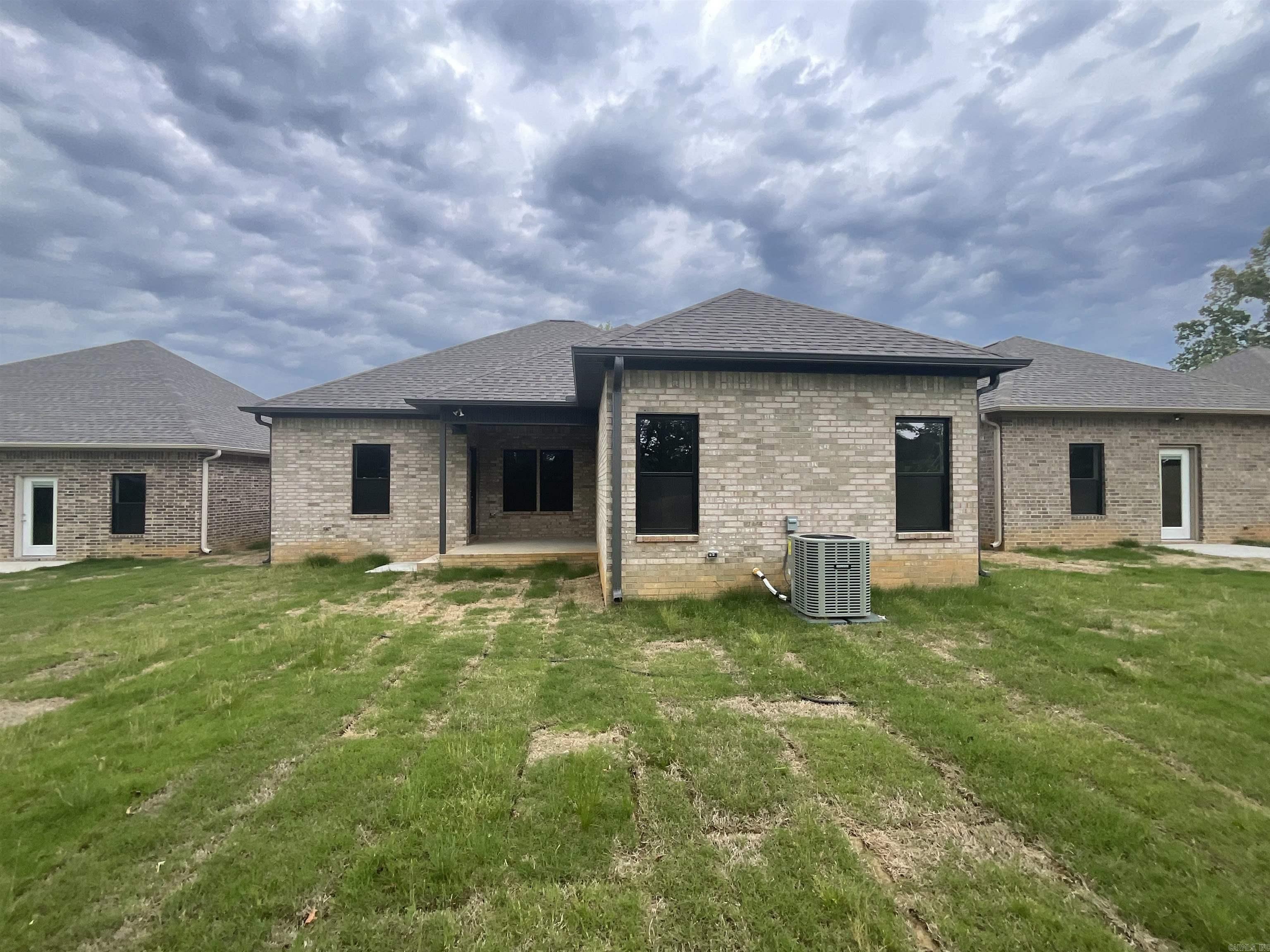 1005 N Jeff Davis Avenue Jacksonville, AR 72076