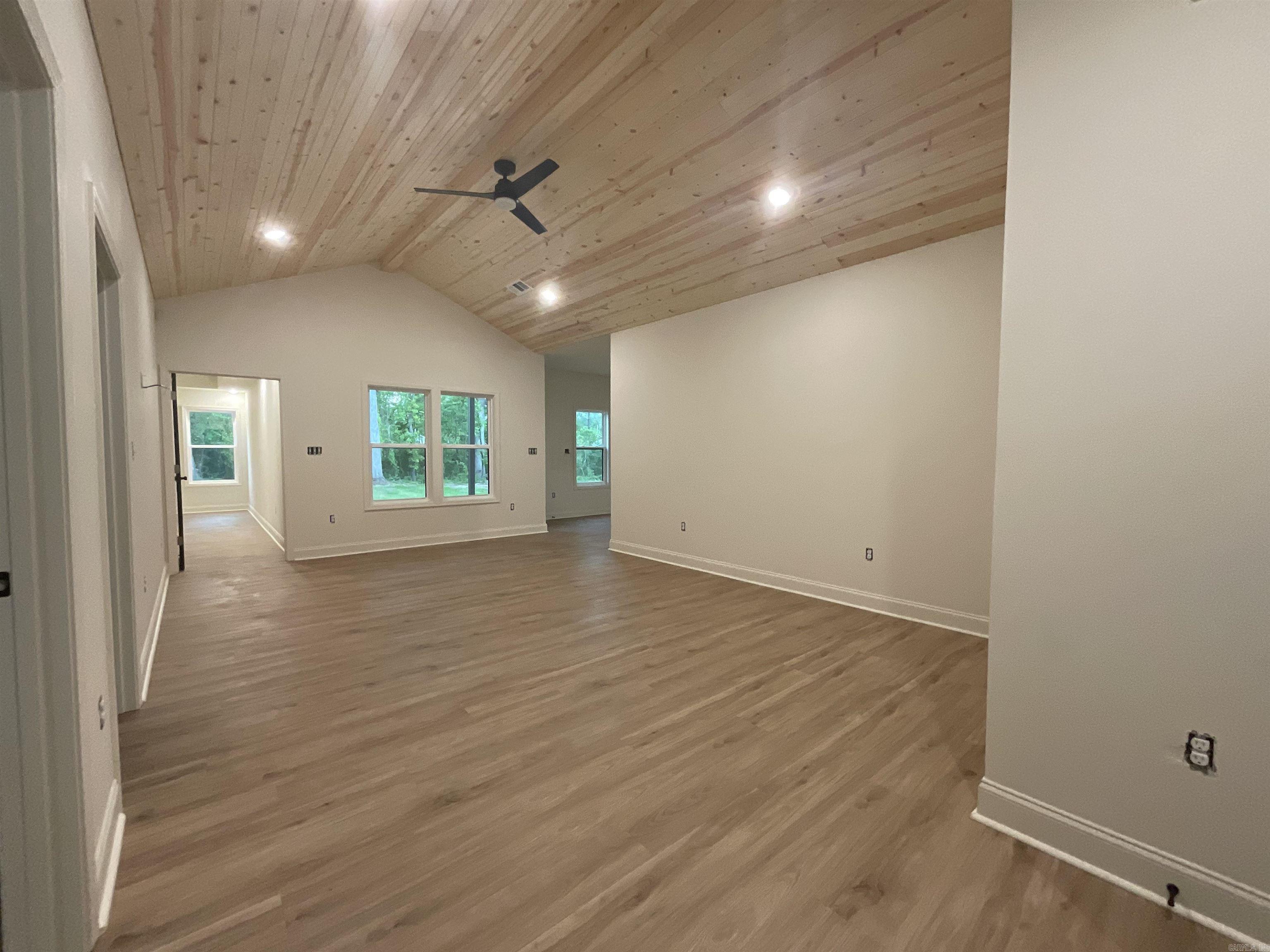 1005 N Jeff Davis Avenue Jacksonville, AR 72076